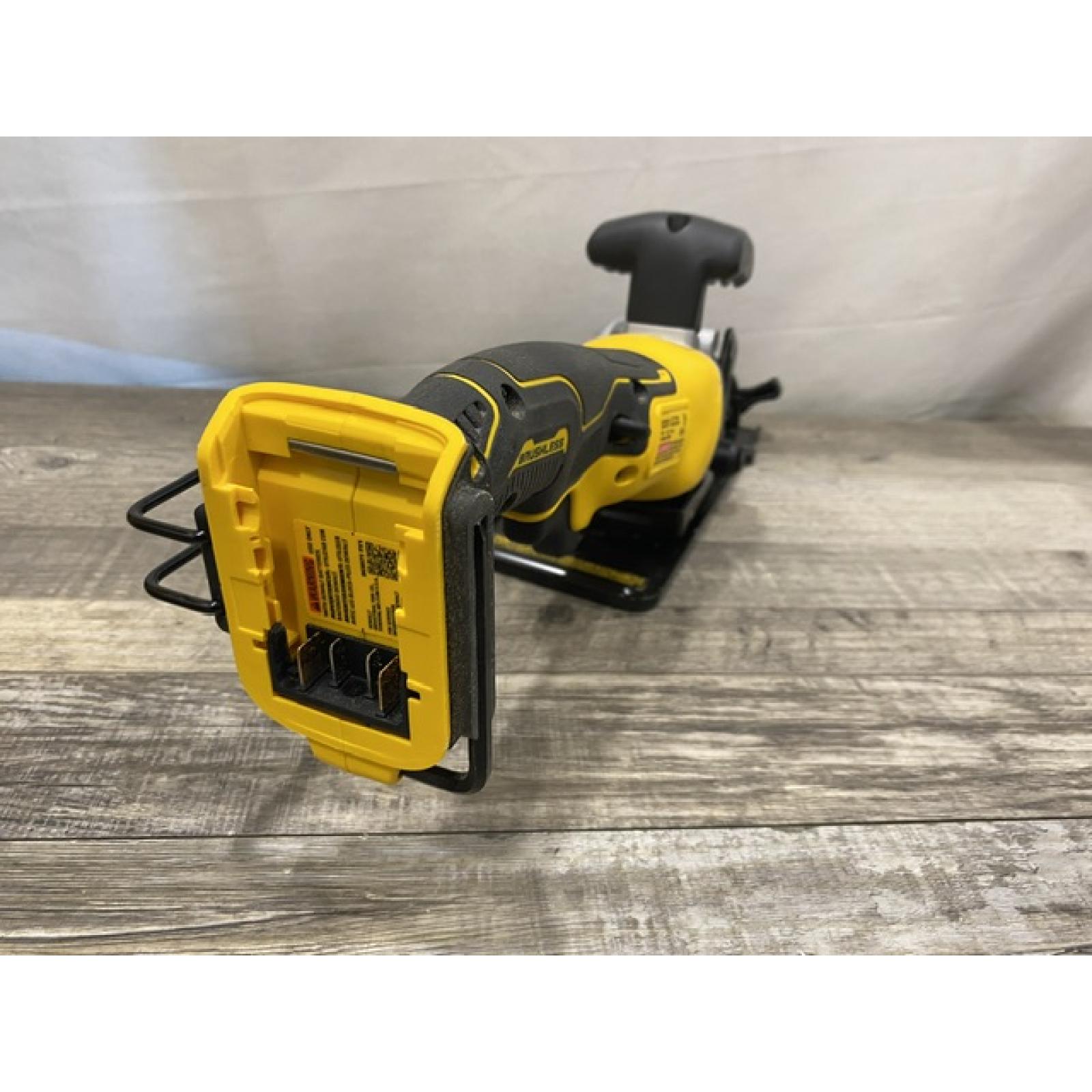 AS-IS DEWALT ATOMIC 20V MAX Cordless Brushless 4-1/2 in. Circular Saw (Tool Only)