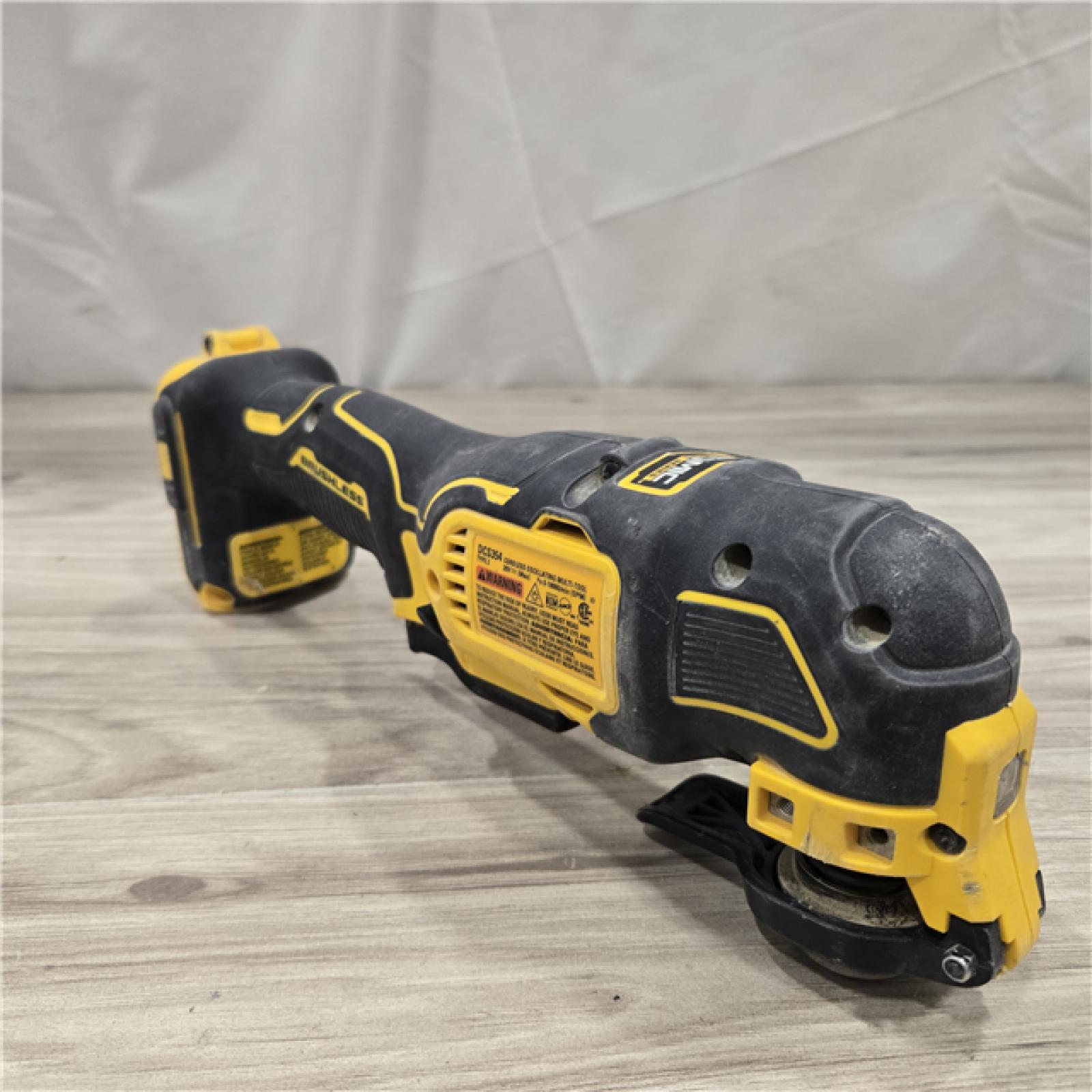 AS-IS DEWALT ATOMIC 20V MAX Cordless Oscillating Multi Tool (Tool Only)