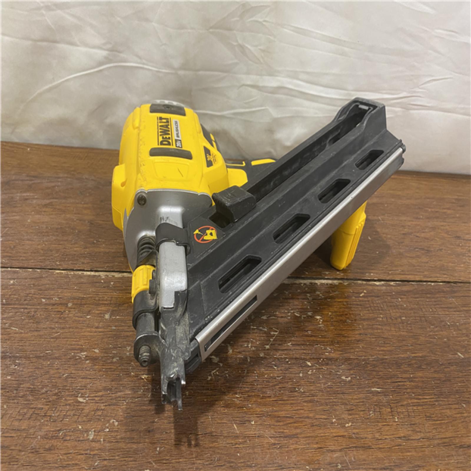 AS-IS DEWALT DCN692B 20V MAX Brushless Li-Ion Framing Nailer (Bare Tool) New