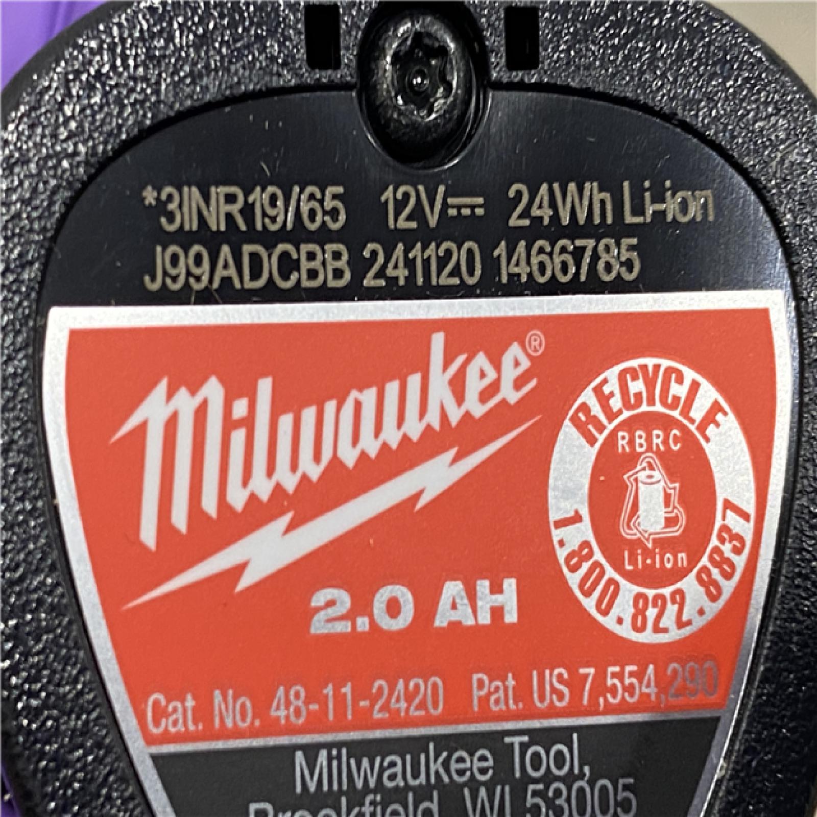 AS-IS Milwaukee Women's Large 12-Volt Lithium-Ion Cordless Axis Black Heated Vest Kit