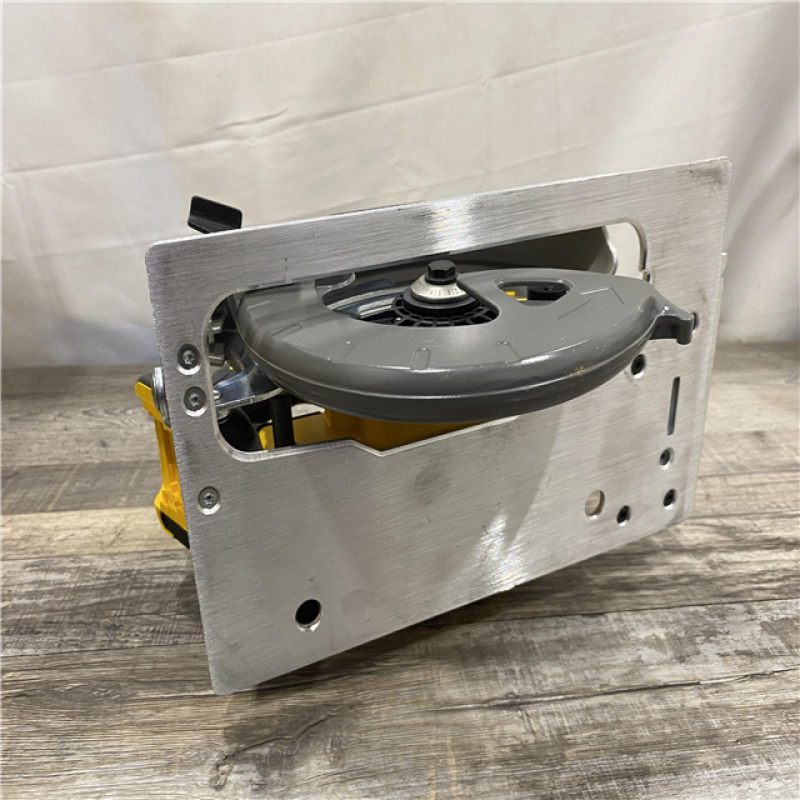 AS-IS DEWALT 20-Volt MAX 7-1/4 in. Cordless Circular Saw (Tool Only)