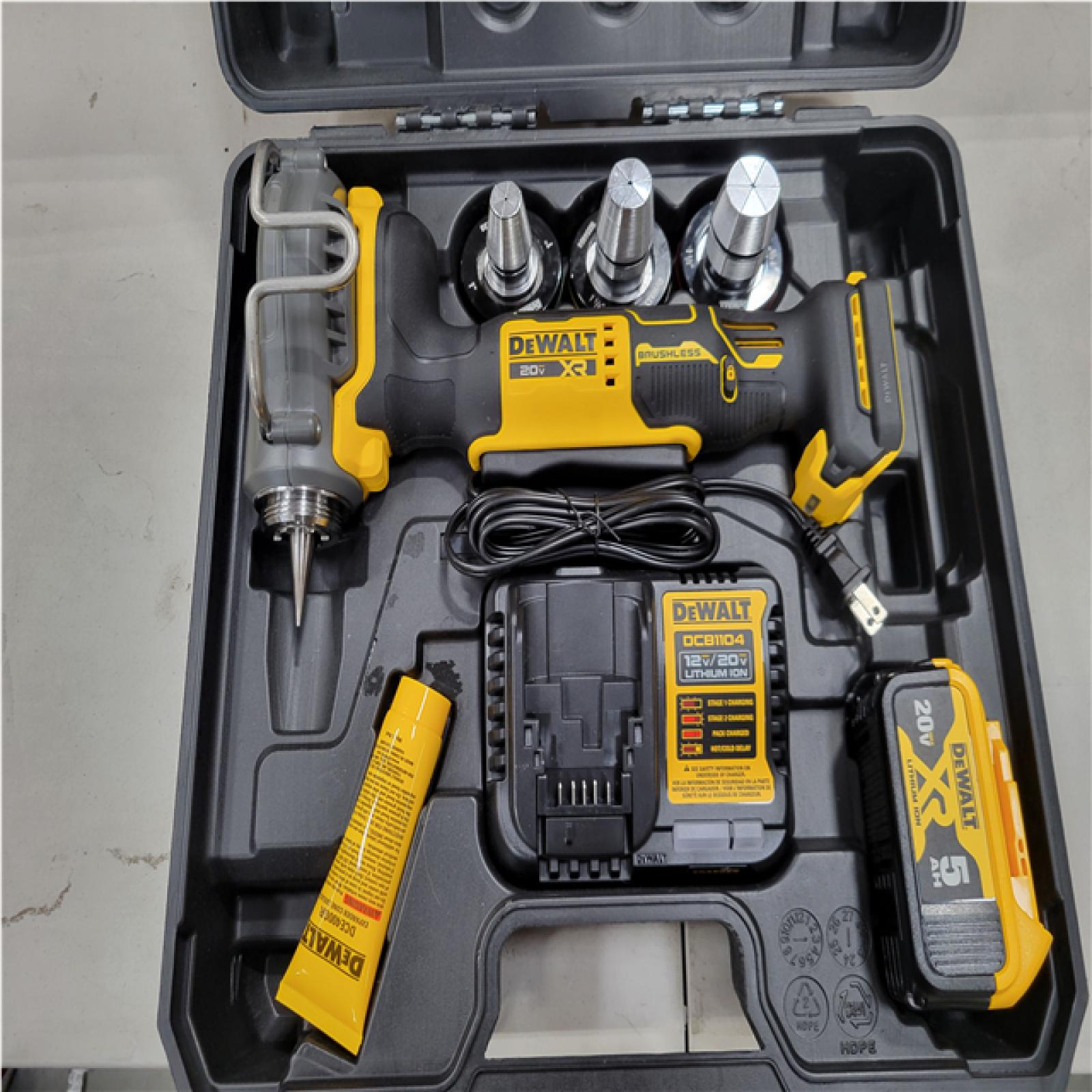 CALIFORNIA AS-IS DEWALT PEX EXPANDER KIT