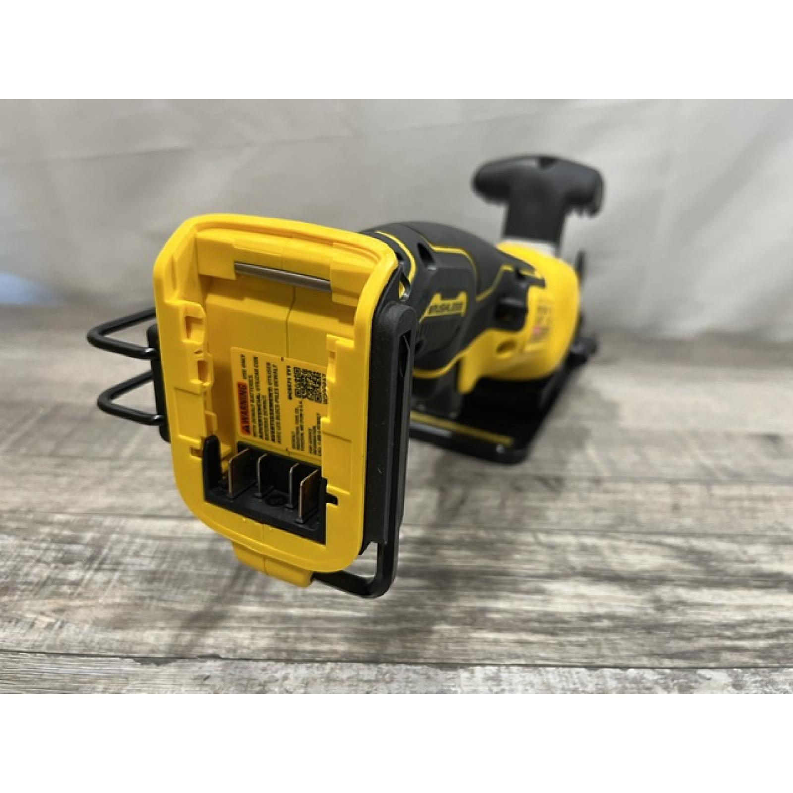 AS-IS DEWALT ATOMIC 20V MAX Cordless Brushless 4-1/2 in. Circular Saw (Tool Only)