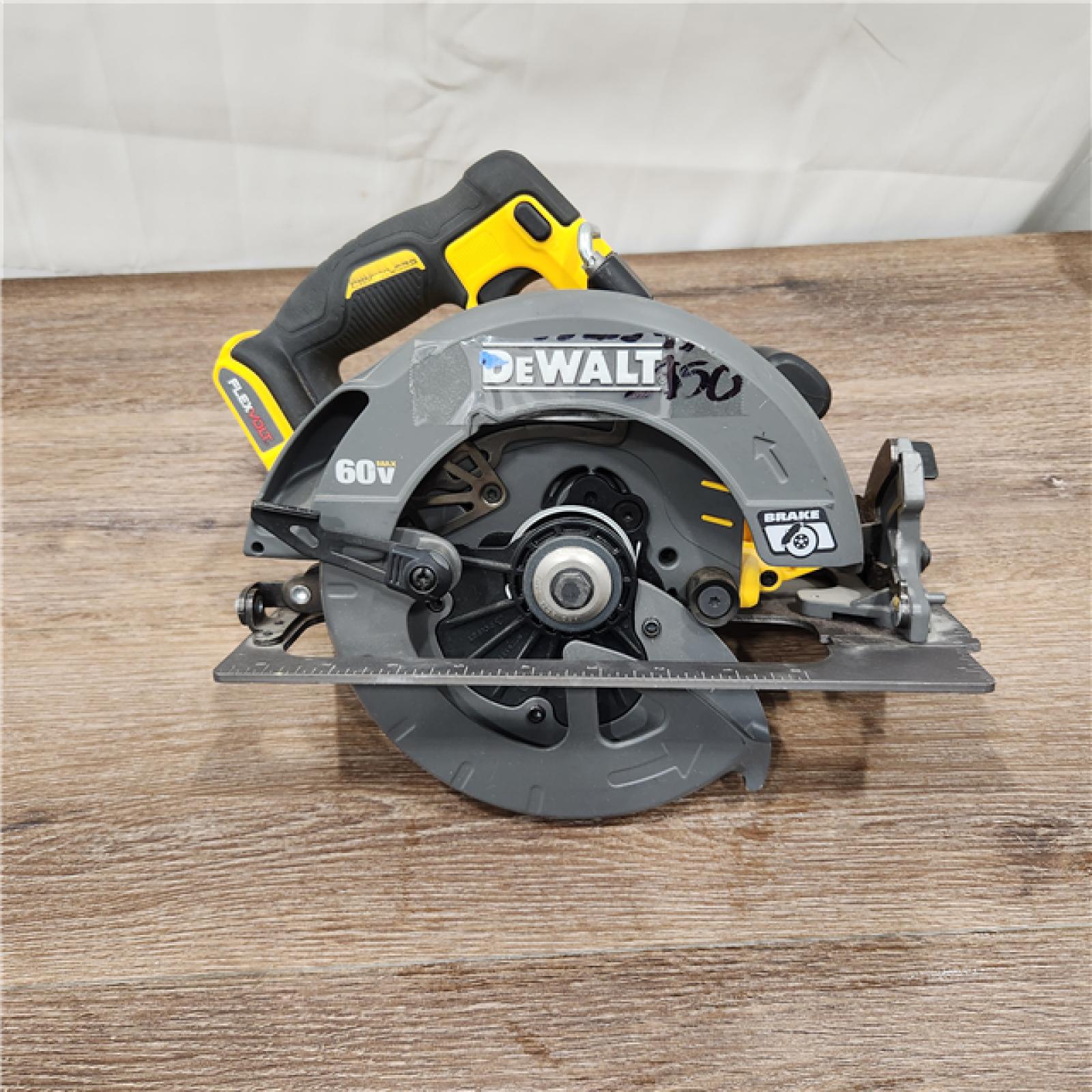 AS-IS DeWalt 60V MAX 7-1/4 in. Cordless Brushless Circular Saw  (battery not included charge0