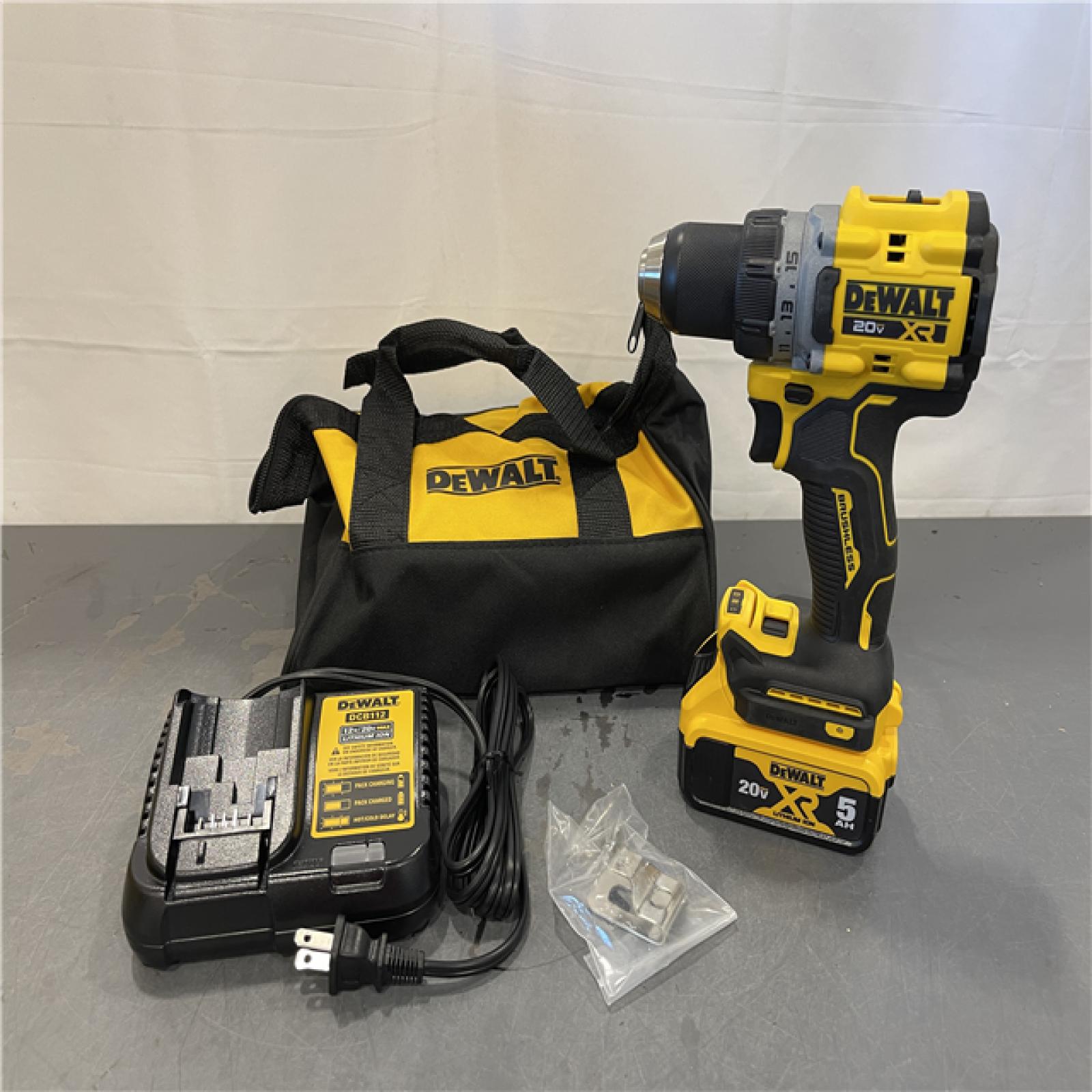 AS-IS - DEWALT 20V MAX XR Brushless Cordless 1/2 Drill/Driver Kit