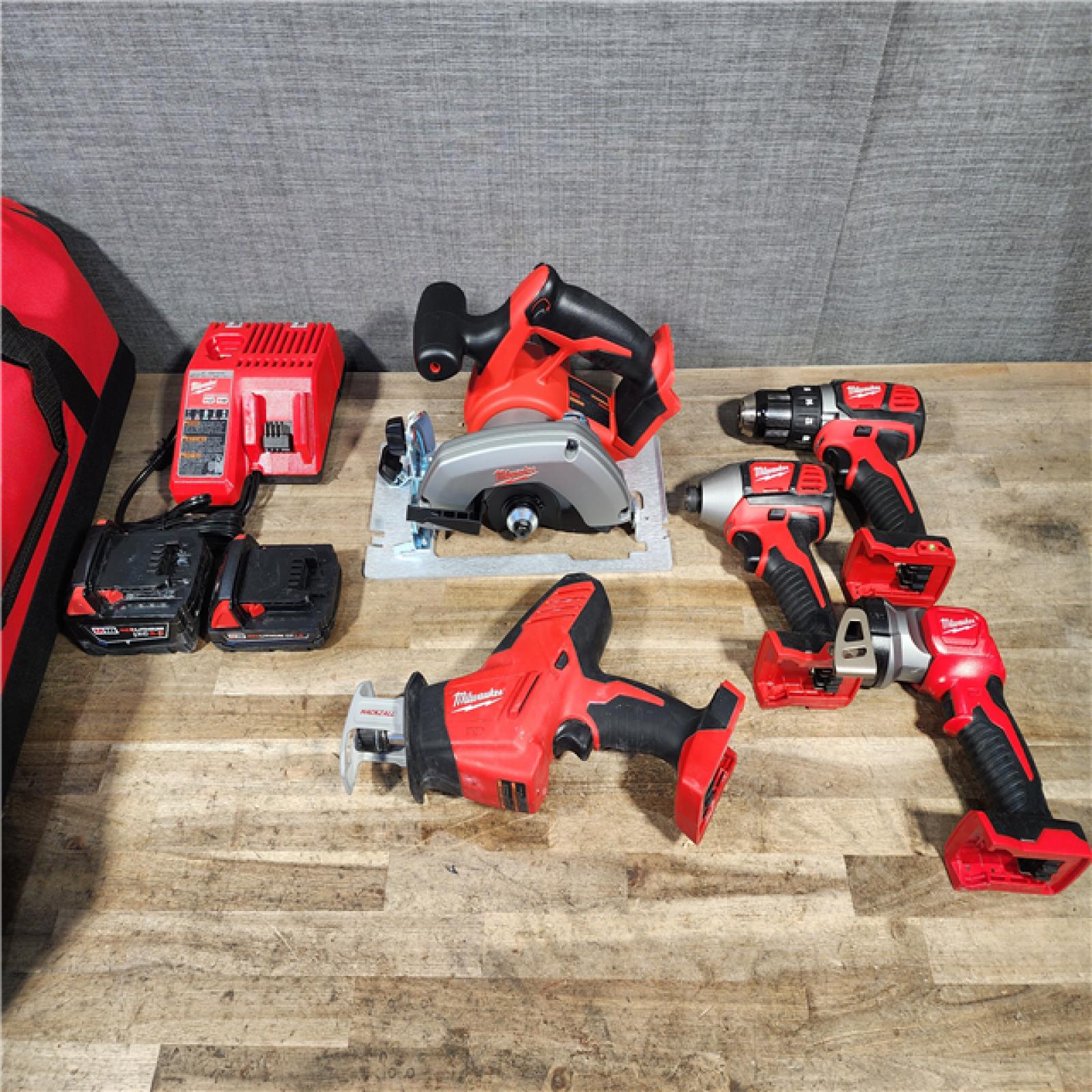HOUSTON LOCATION - AS-IS Milwaukee M18 18V Lithium-Ion Cordless 5 Tool Combo Kit