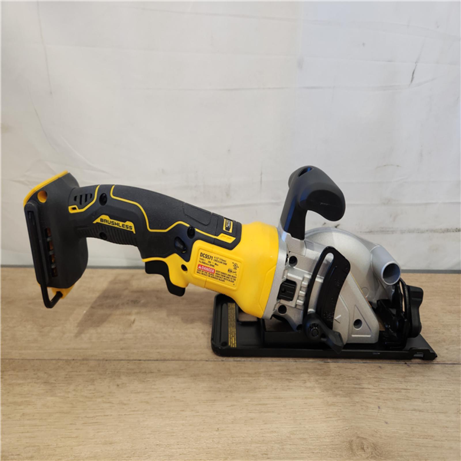 AS-IS- DEWALT ATOMIC 20V MAX Cordless Brushless 4-1/2 in. Circular Saw (Tool Only)