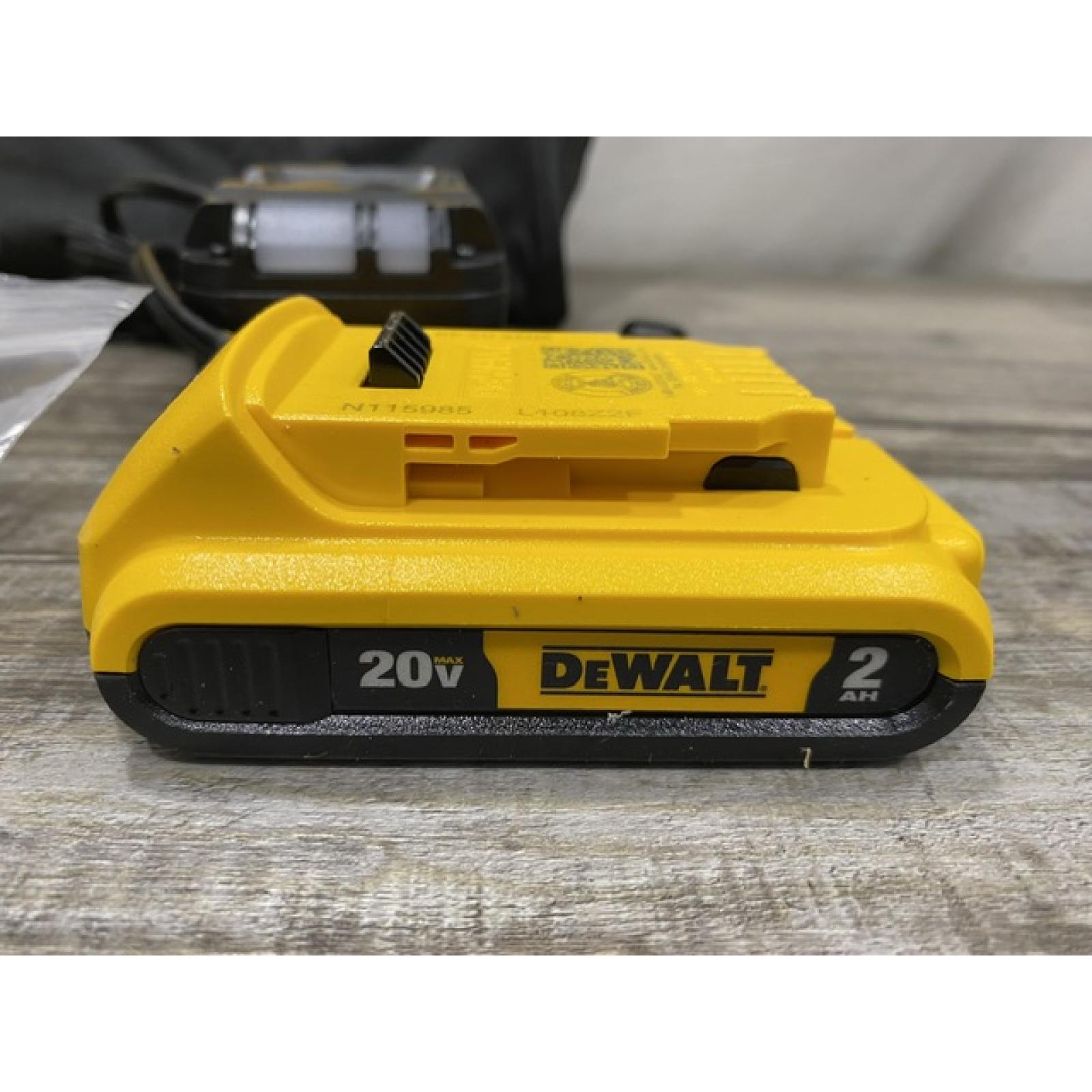 AS-IS DEWALT ATOMIC 20V MAX Lithium Ion Cordless 23 Gauge Pin Nailer Kit