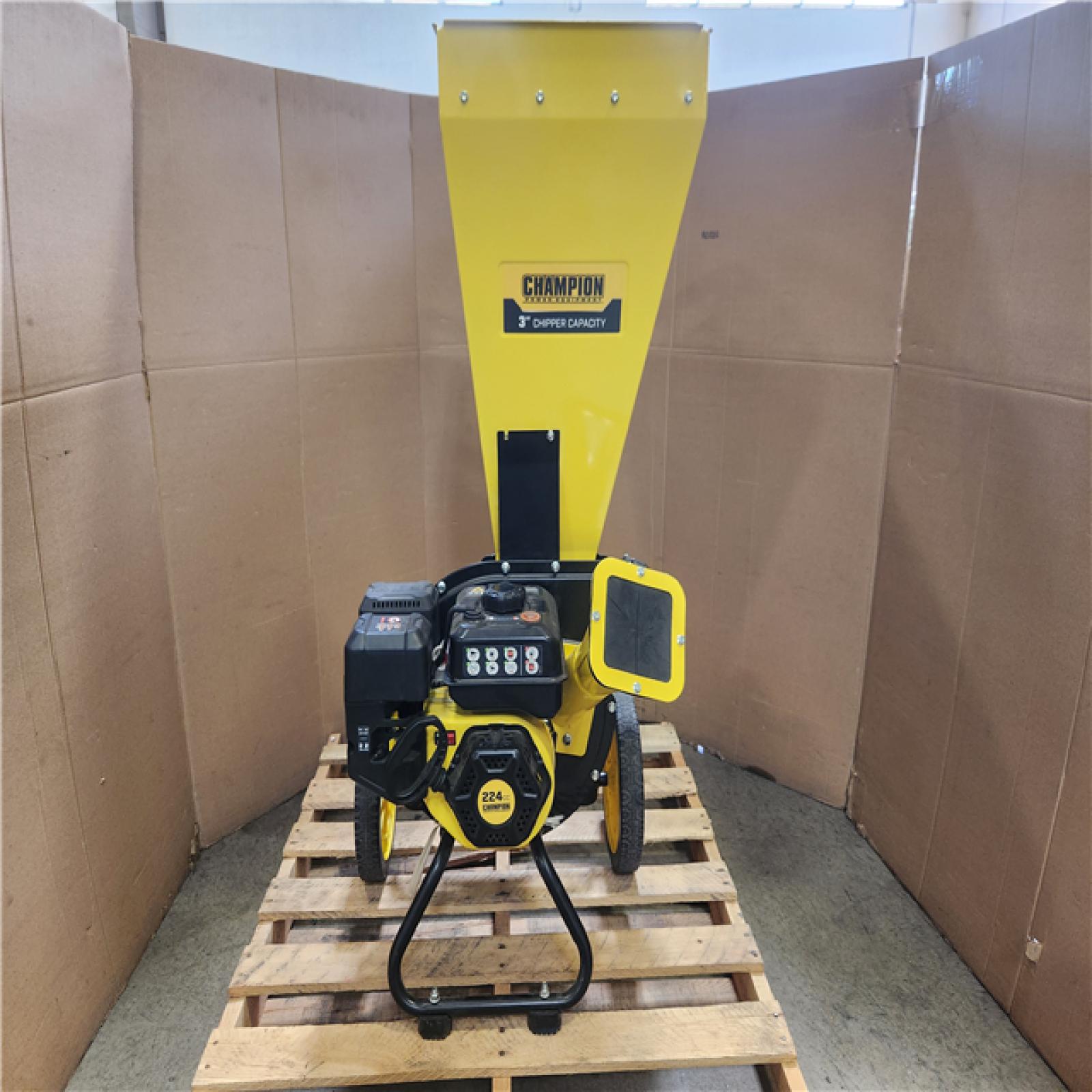 Phoenix LIKE NEW Champion Power Equipment 3 in. Dia 224 cc 2-in-1 Upright Gas Powered Wood Chipper Shredder