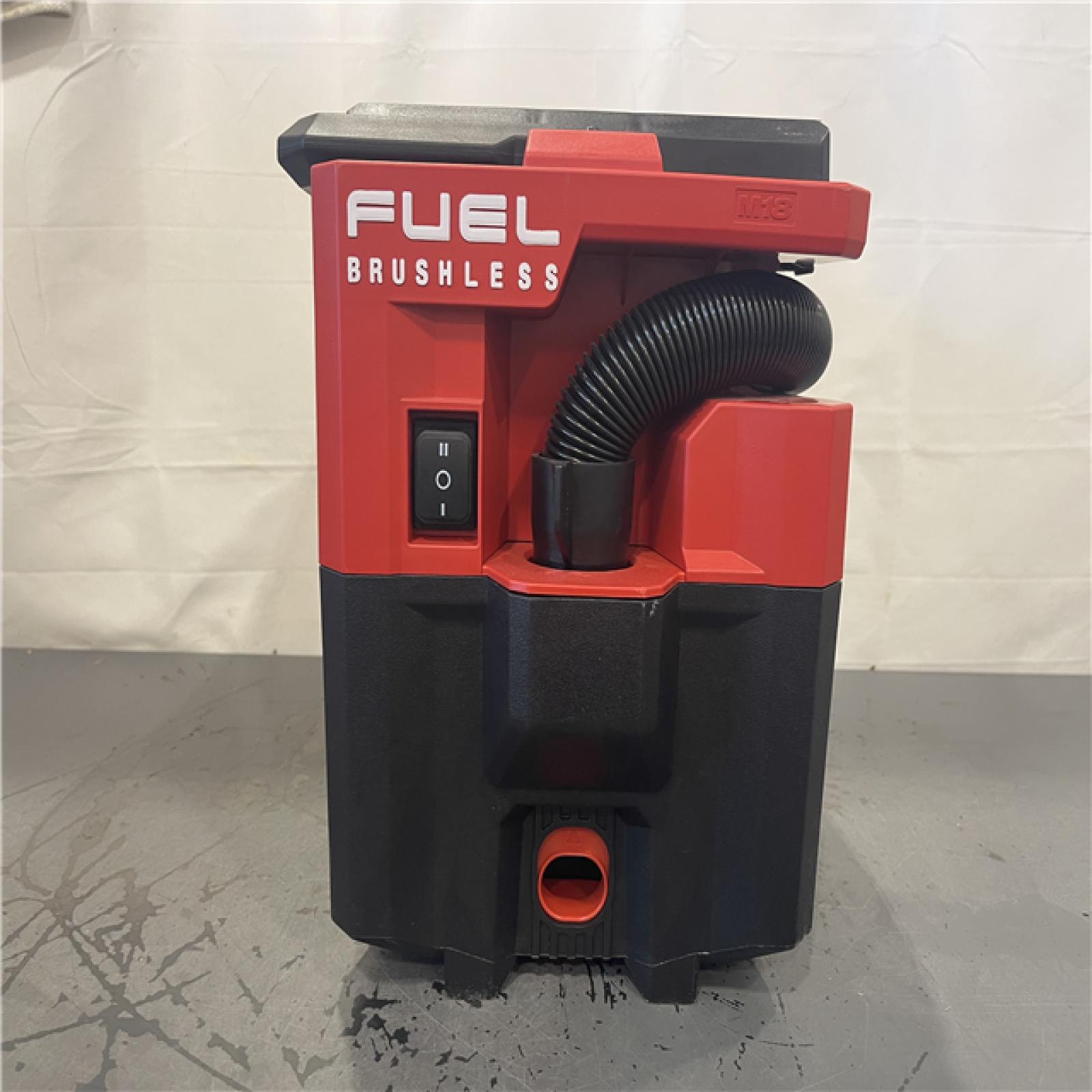 AS-IS- MILWAUKEE M18 FUEL PACKOUT 18-Volt Lithium-Ion Cordless 2.5 Gal. Wet/Dry Vacuum (Vacuum-Only)