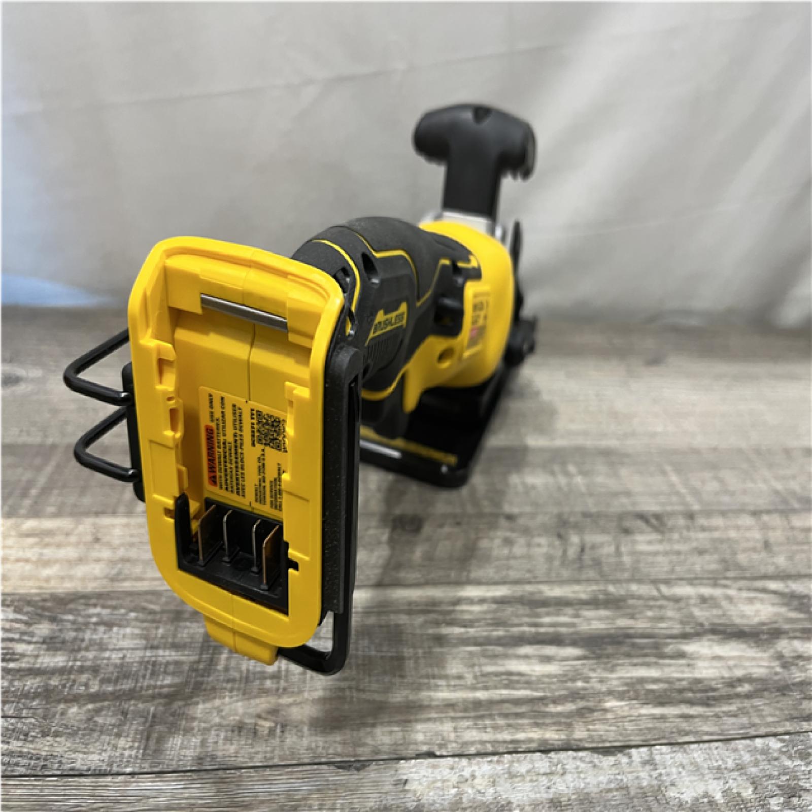 AS-IS DEWALT ATOMIC 20V MAX Cordless Brushless 4-1/2 in. Circular Saw (Tool Only)