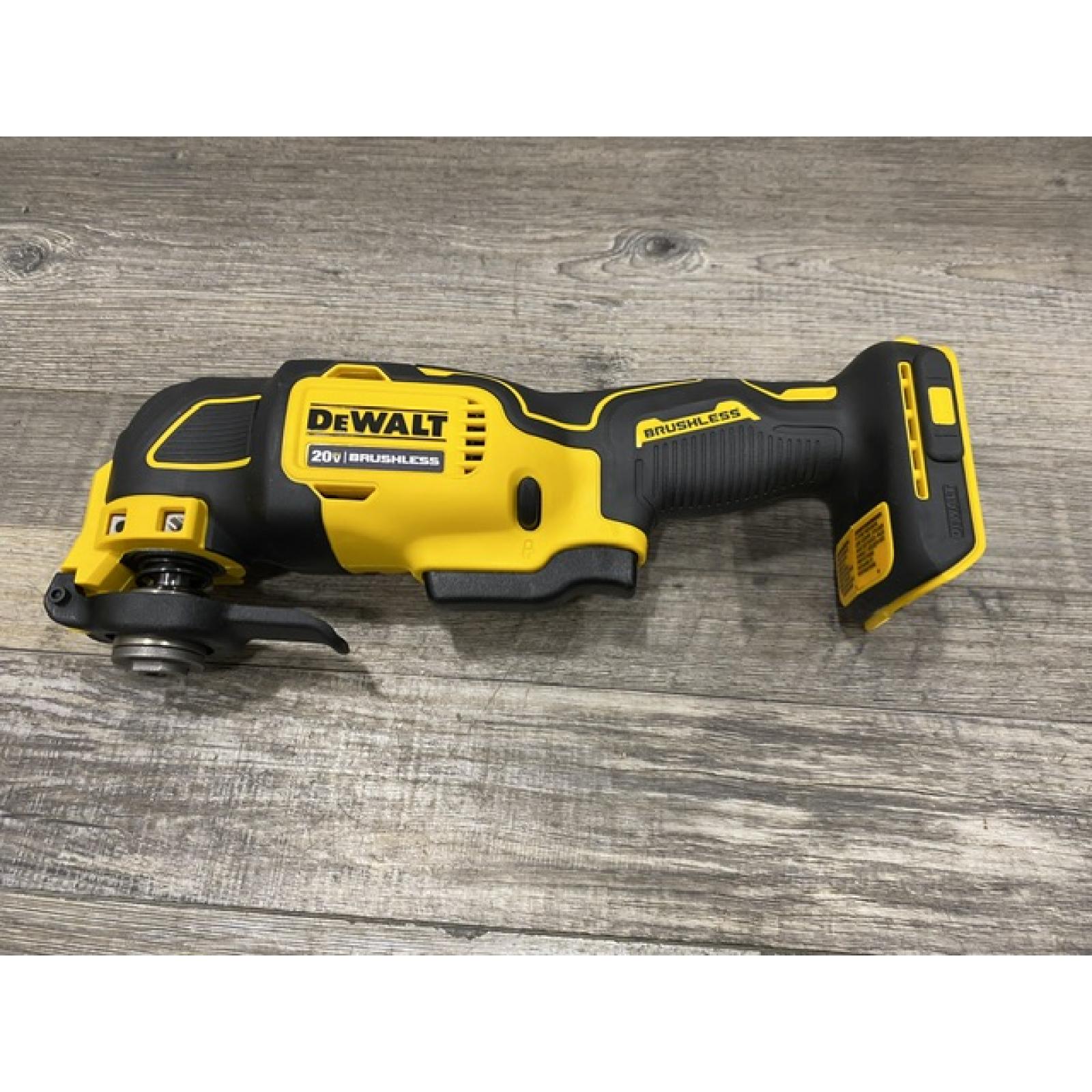 AS-IS DEWALT ATOMIC 20V MAX Cordless Brushless Oscillating Multi Tool Kit