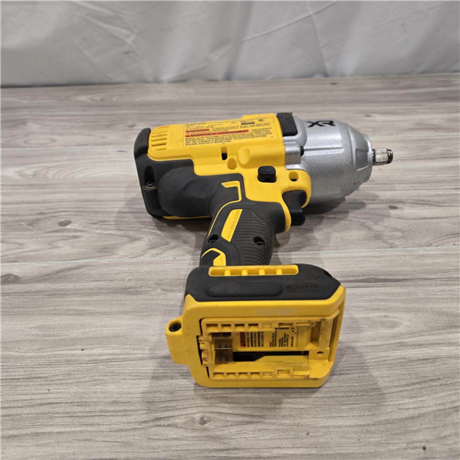 AS-IS Dewalt 20V MAX Lithium-Ion Cordless 1/2 in. Impact Wrench Kit