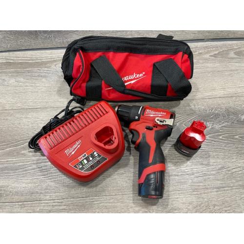 AS-IS Milwaukee 12-Volt Lithium-Ion Brushless Cordless Subcompact Brushless Drill Driver Kit