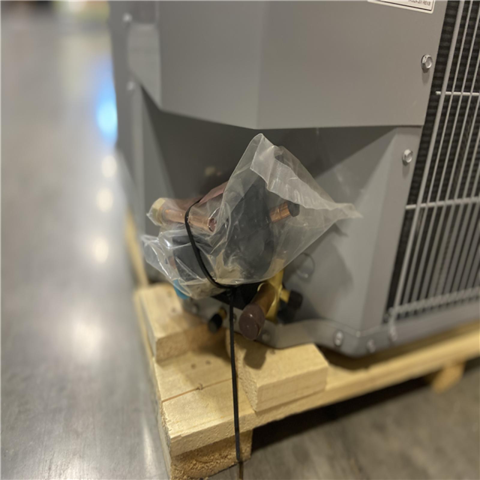DALLAS LOCATION - Smartcomfort® by Carrier 2.5 Ton 14.3 Seer2 Heat Pump