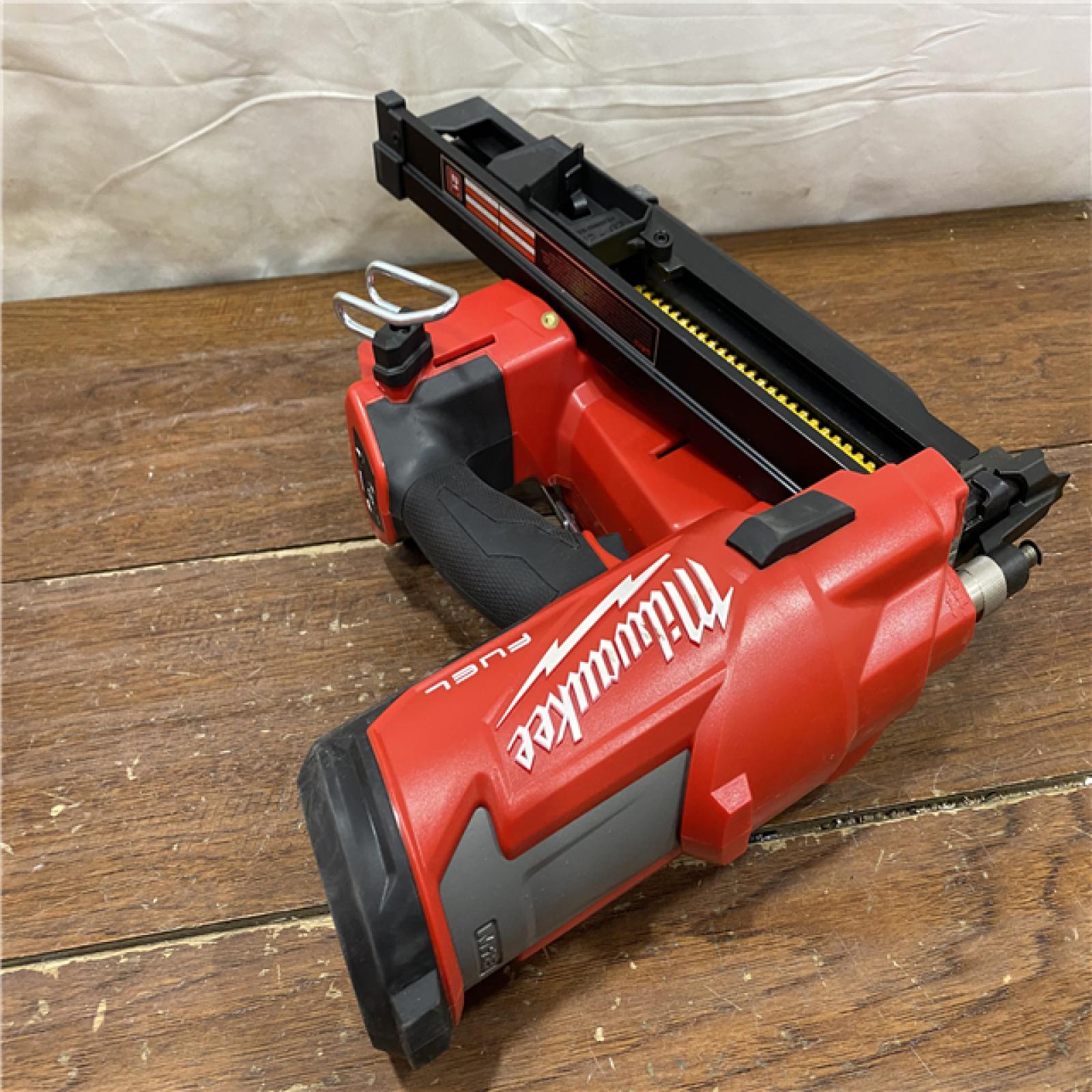 AS-IS Milwaukee 2744-20 M18 FUEL 3-1/2 in. 18-Volt 21-Degree Lithium-Ion Brushless Cordless Framing Nailer (Tool-Only)