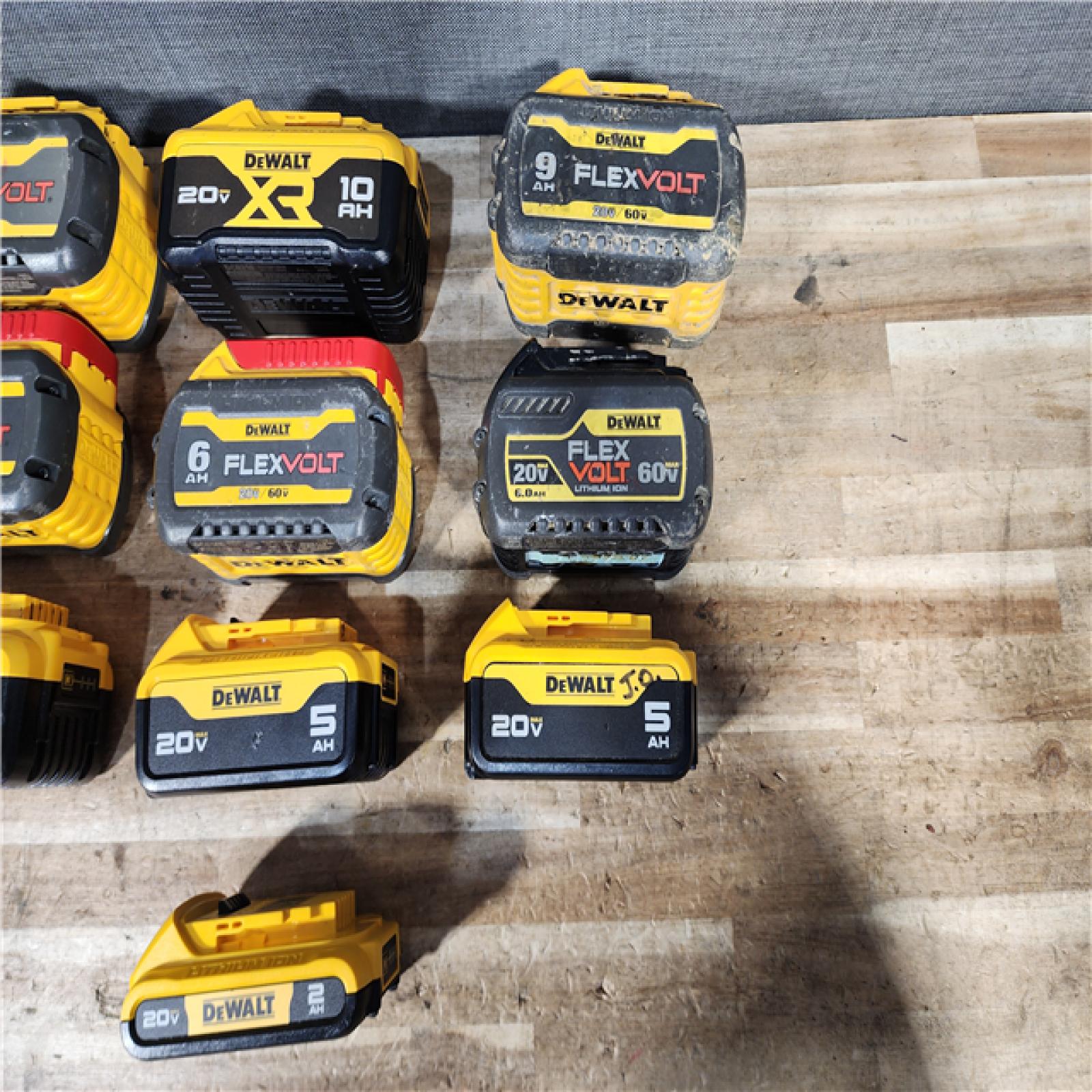 HOUSTON LOCATION - AS - IS DEWALT BATTERY PACK QTY - 10