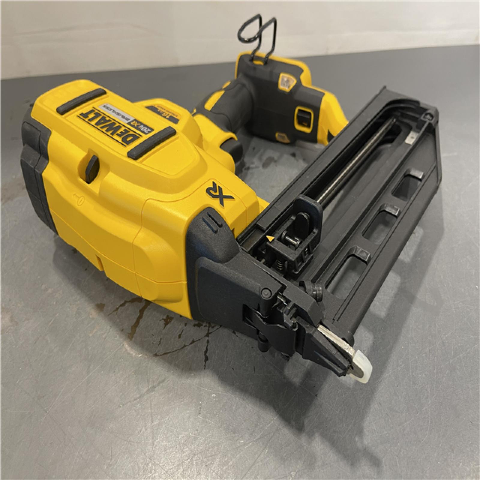 AS-IS - DEWALT 20V MAX XR 16-Gauge Lithium-Ion Cordless Finish Nailer