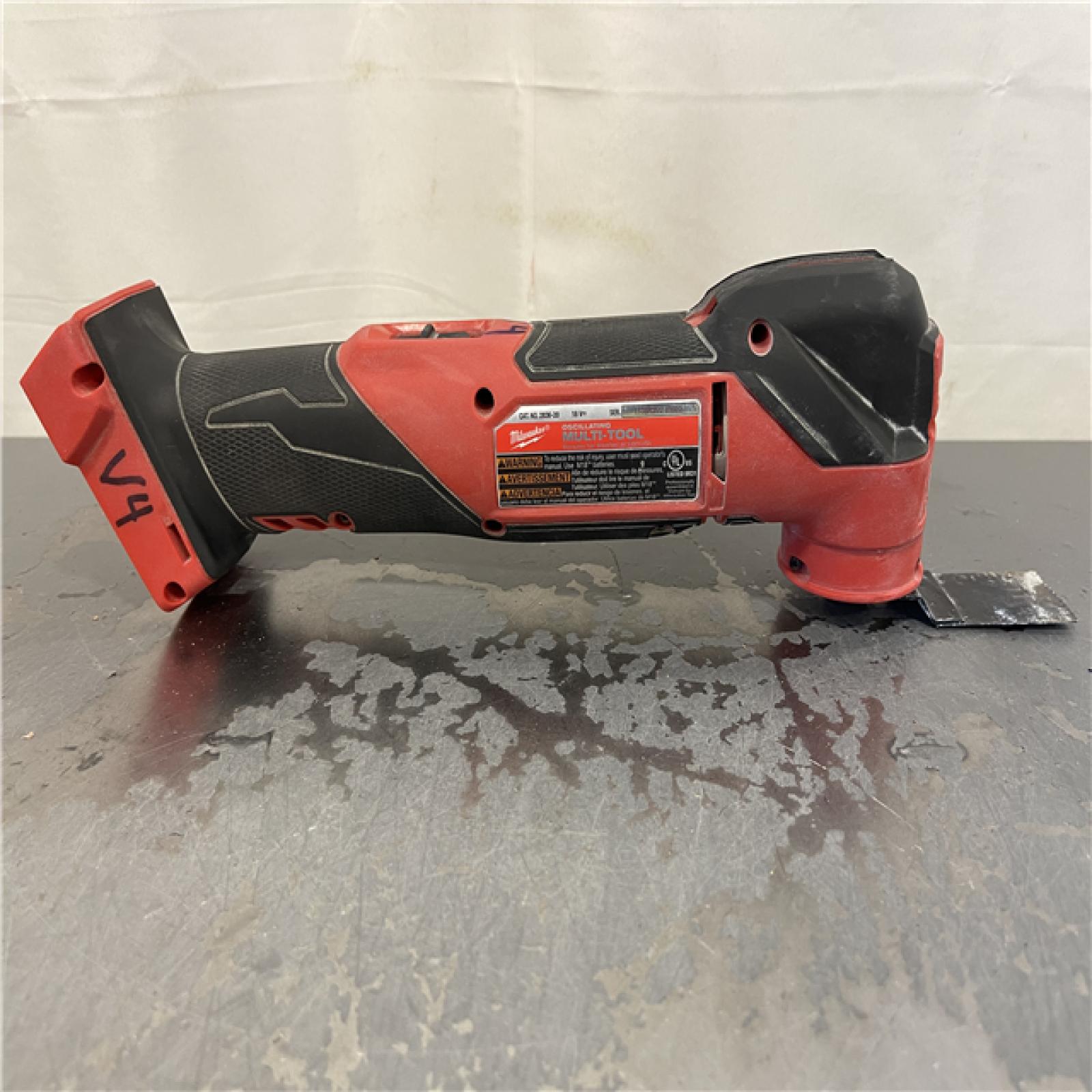 AS-IS - Milwaukee M18 FUEL 18V Lithium-Ion Cordless Brushless Oscillating Multi-Tool