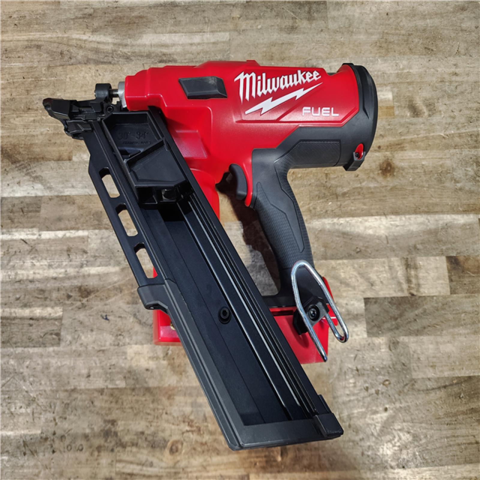 HOUSTON LOCATION - AS-IS (APPEARS LIKE NEW) Milwaukee FUEL 3-1/2 in. 18-Volt 30-Degree Lithium-Ion Brushless Cordless Framing Nailer (Tool-Only)