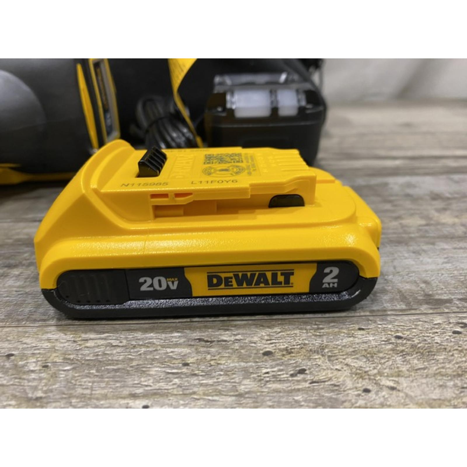 AS-IS DEWALT 20V MAX XR 16-Gauge Electric Cordless Angled Finishing Nailer Kit