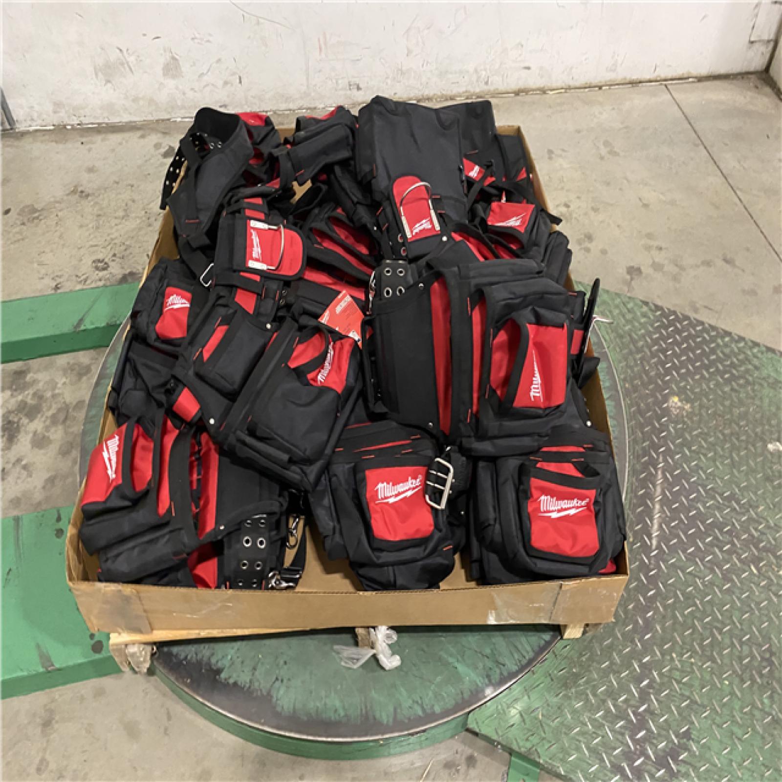 Dallas Location - NEW- Milwaukee General Contractor Work Waist Tool Belt with Suspension Rig(Lot Of 12)