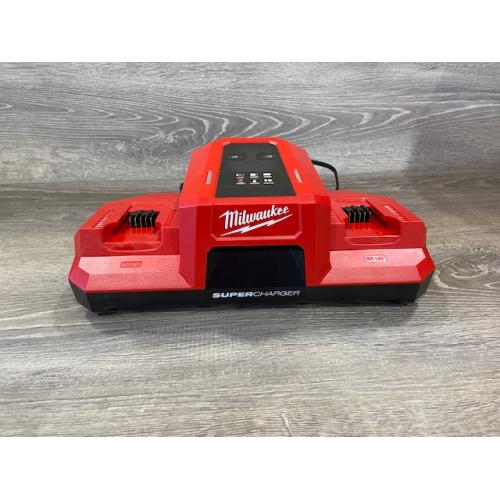 AS-IS Milwaukee 18V Dual Bay Simultaneous Super Charger