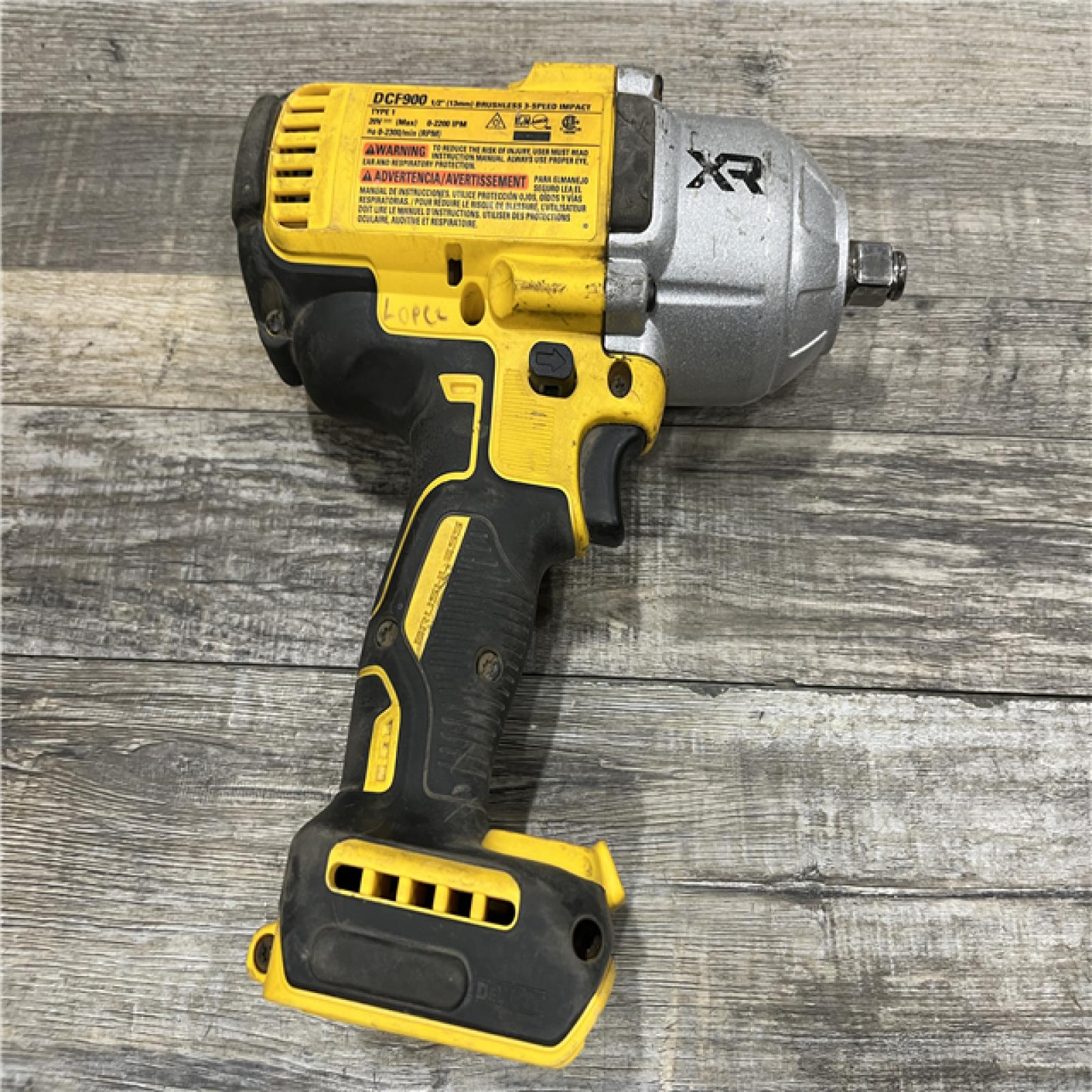AS-IS DEWALT 20V MAX Lithium-Ion Cordless 1/2 in. Impact Wrench Kit