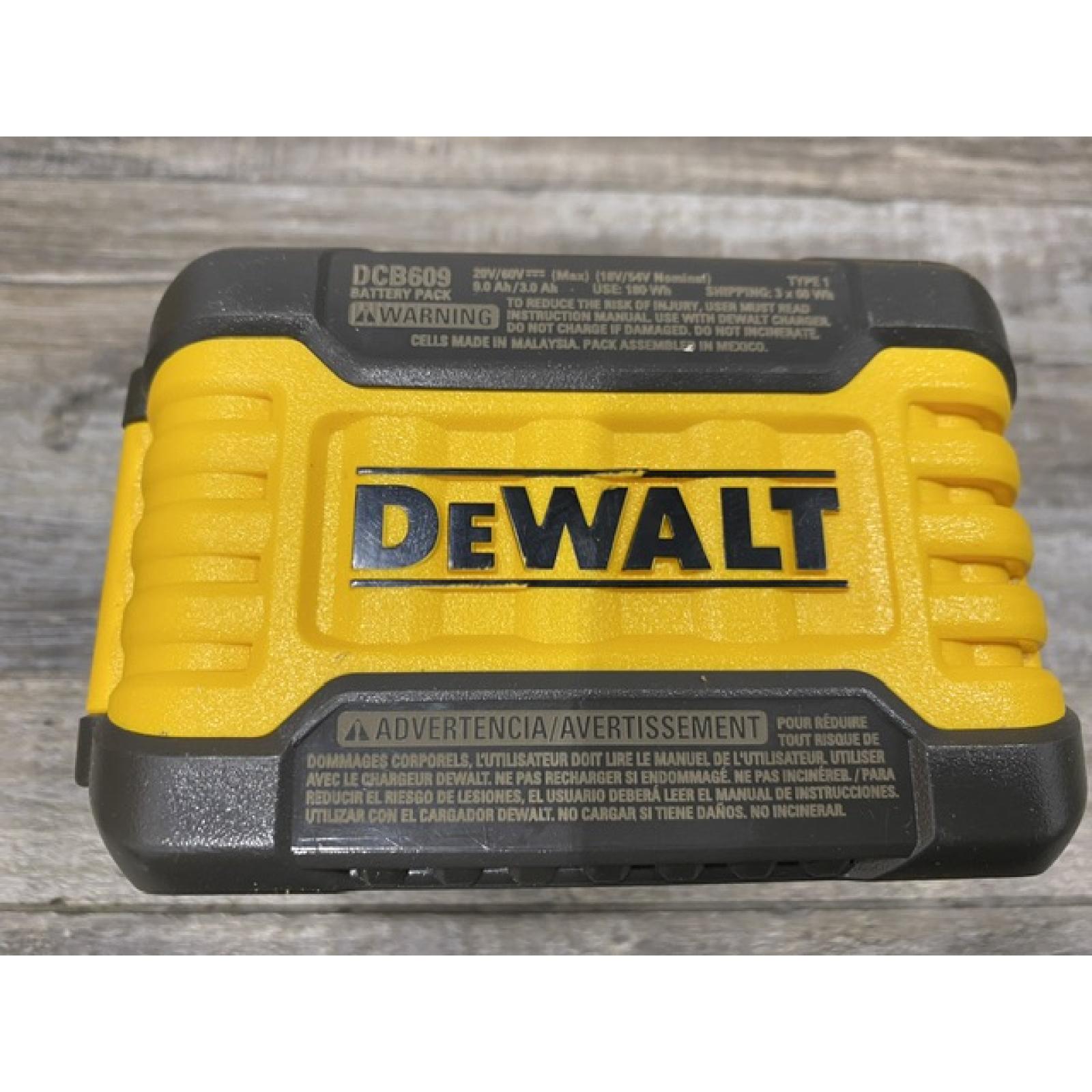 AS-IS DEWALT 20V/60V MAX FLEXVOLT Lithium-Ion 9.0Ah Battery and Charger Starter Kit