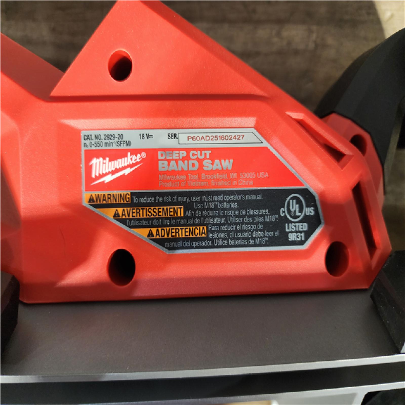 HOUSTON LOCATION - AS-IS (APPEARS LIKE NEW) M18 FUEL 18V Lithium-Ion Brushless Cordless Deep Cut Band Saw (Tool-Only)