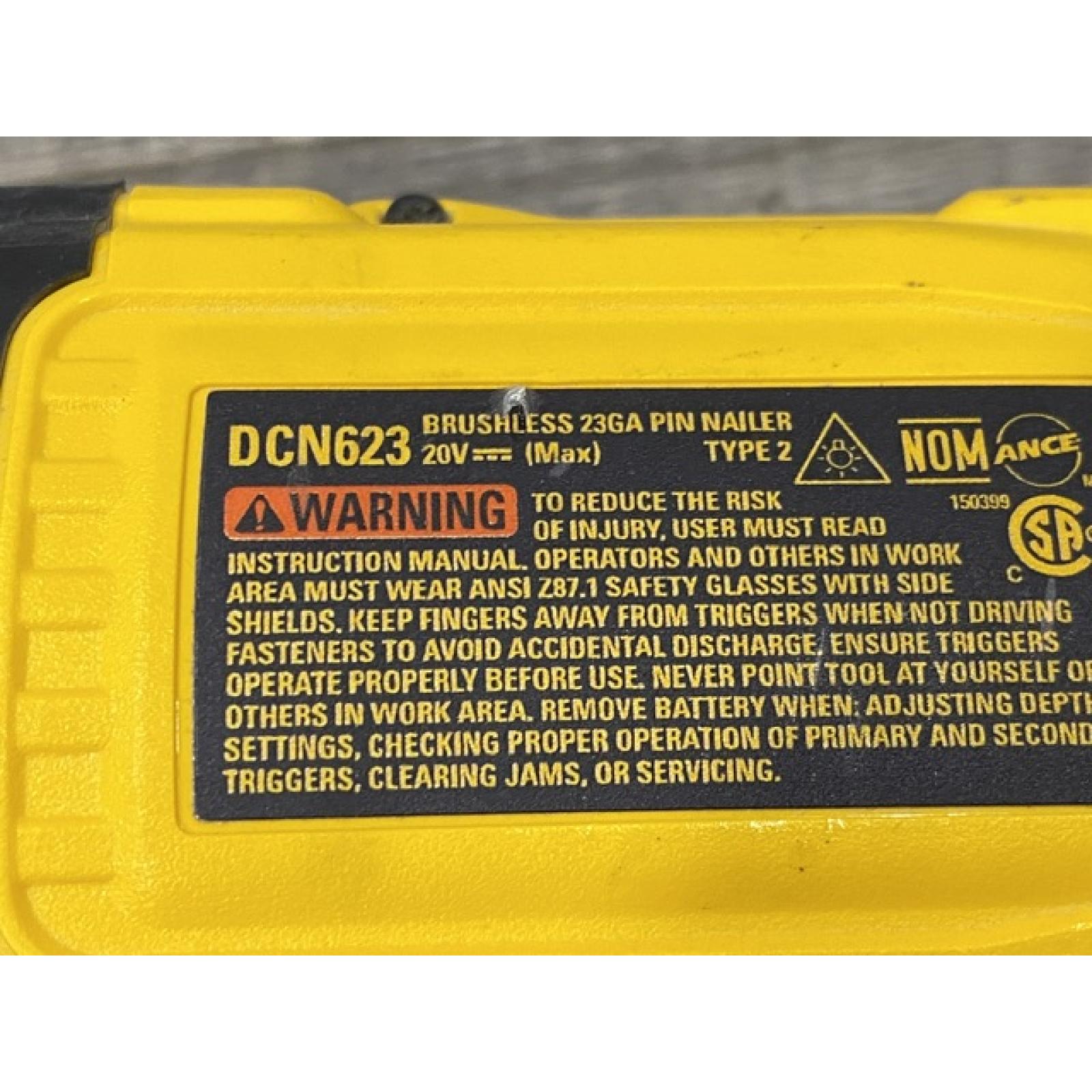 AS-IS DEWALT ATOMIC 20V MAX Lithium Ion Cordless 23 Gauge Pin Nailer Kit