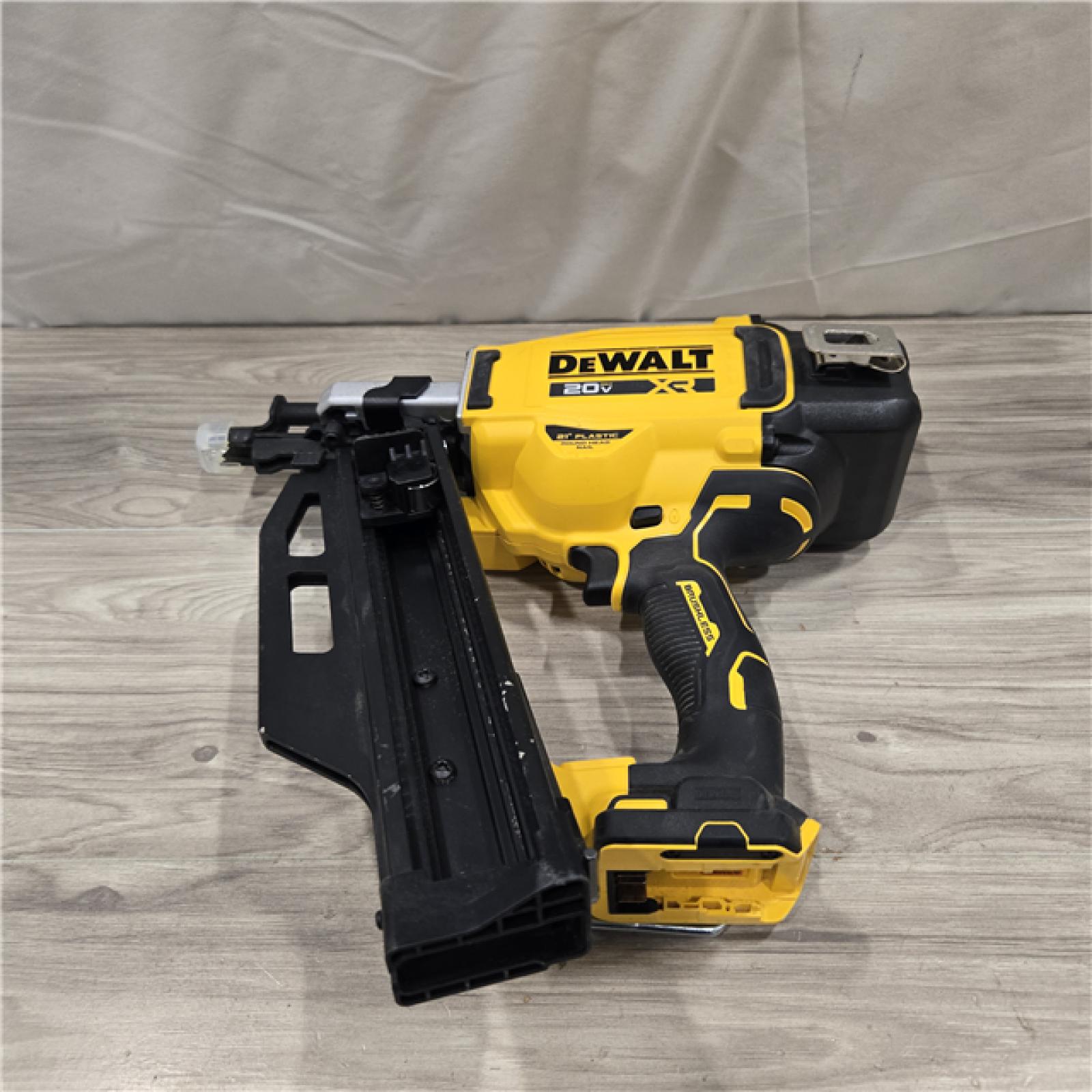 AS-IS DEWALT 20-Volt 21° Cordless Framing Nailer (Tool-Only)
