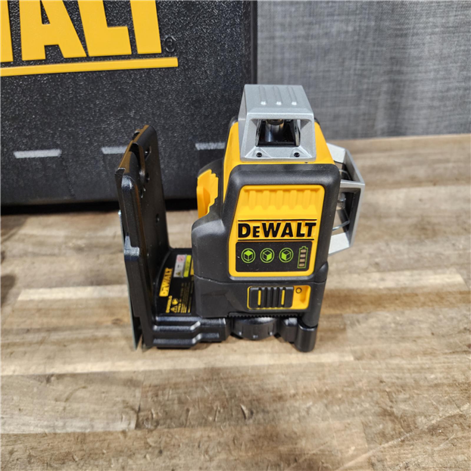 HOUSTON LOCATION - AS-IS DEWALT 12V MAX Lithium-Ion 100 ft. Green Self-Leveling 3-Beam 360 Degree Laser Level with 2.0Ah Battery  Charger and Case