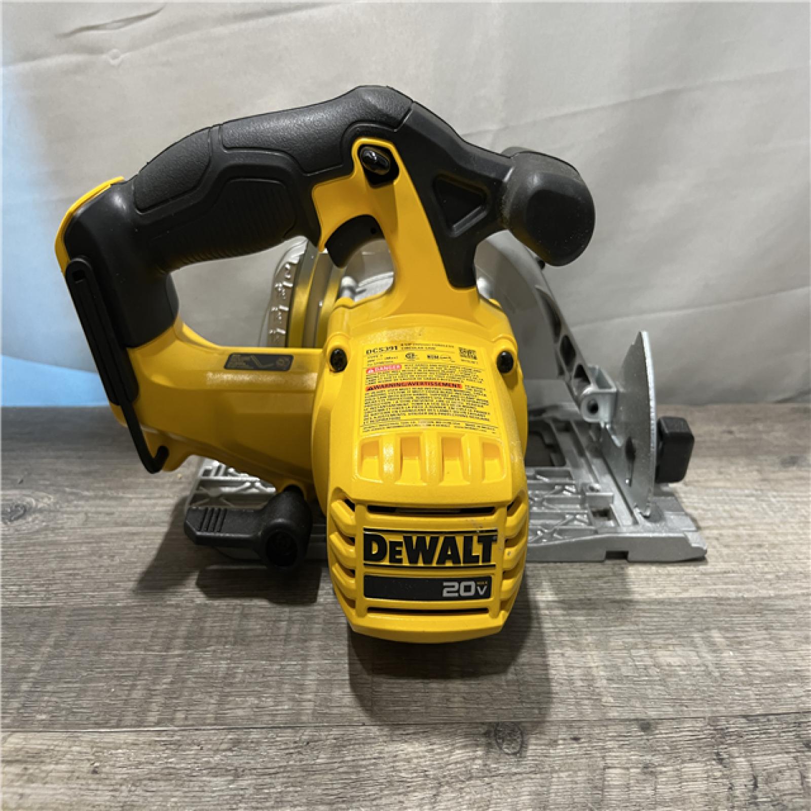 AS-IS DEWALT 6-1/2'' 165MM CIRCULAR SAW (Tool-Only)