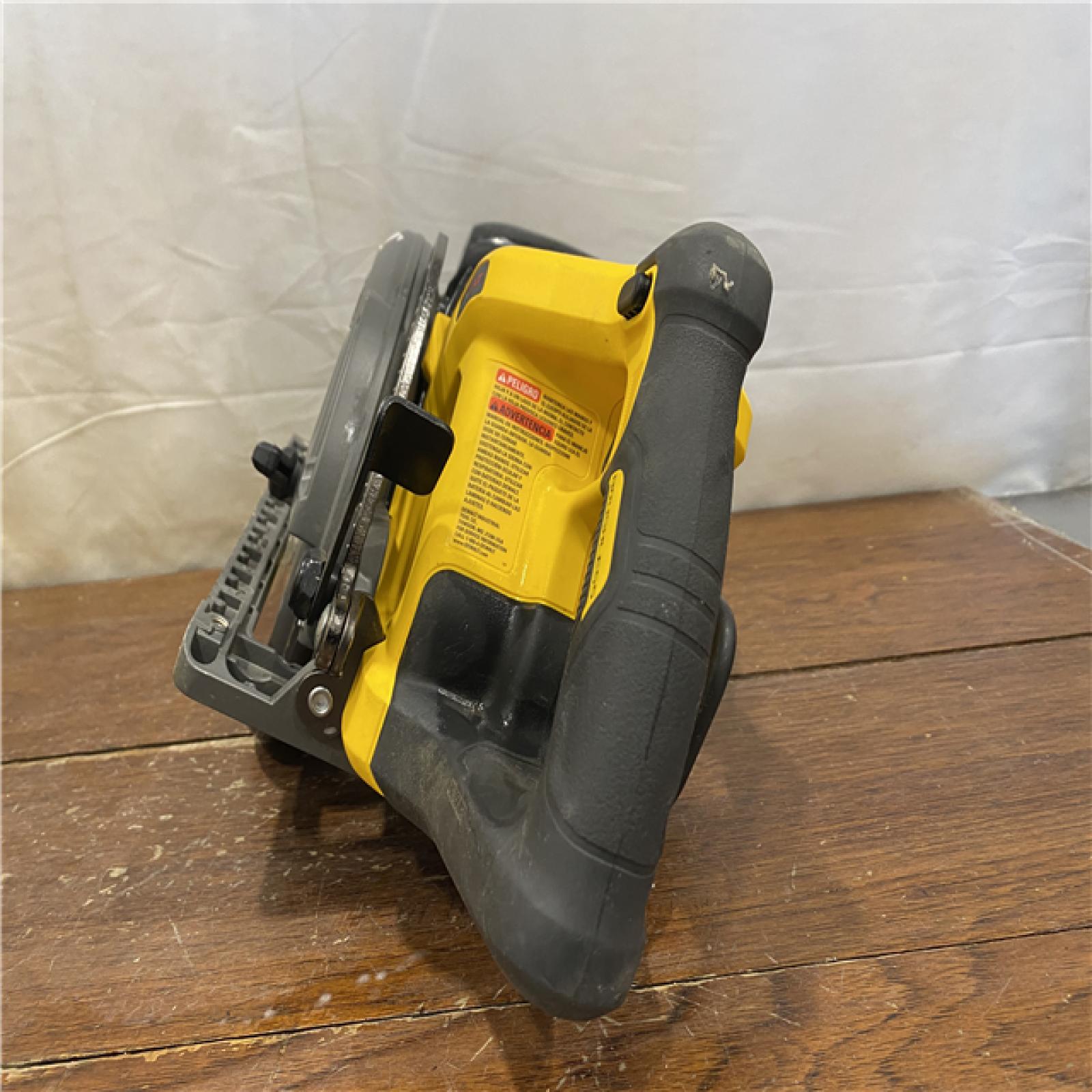 AS-IS DEWALT FLEXVOLT 60V MAX Cordless Brushless 7-1/4 in. Wormdrive Style Circular Saw (Tool Only)
