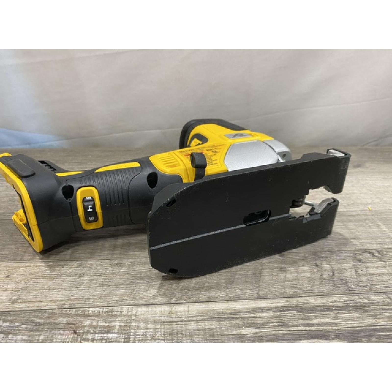 AS-IS DEWALT 20V MAX XR Cordless Barrel Grip Jigsaw (Tool Only)