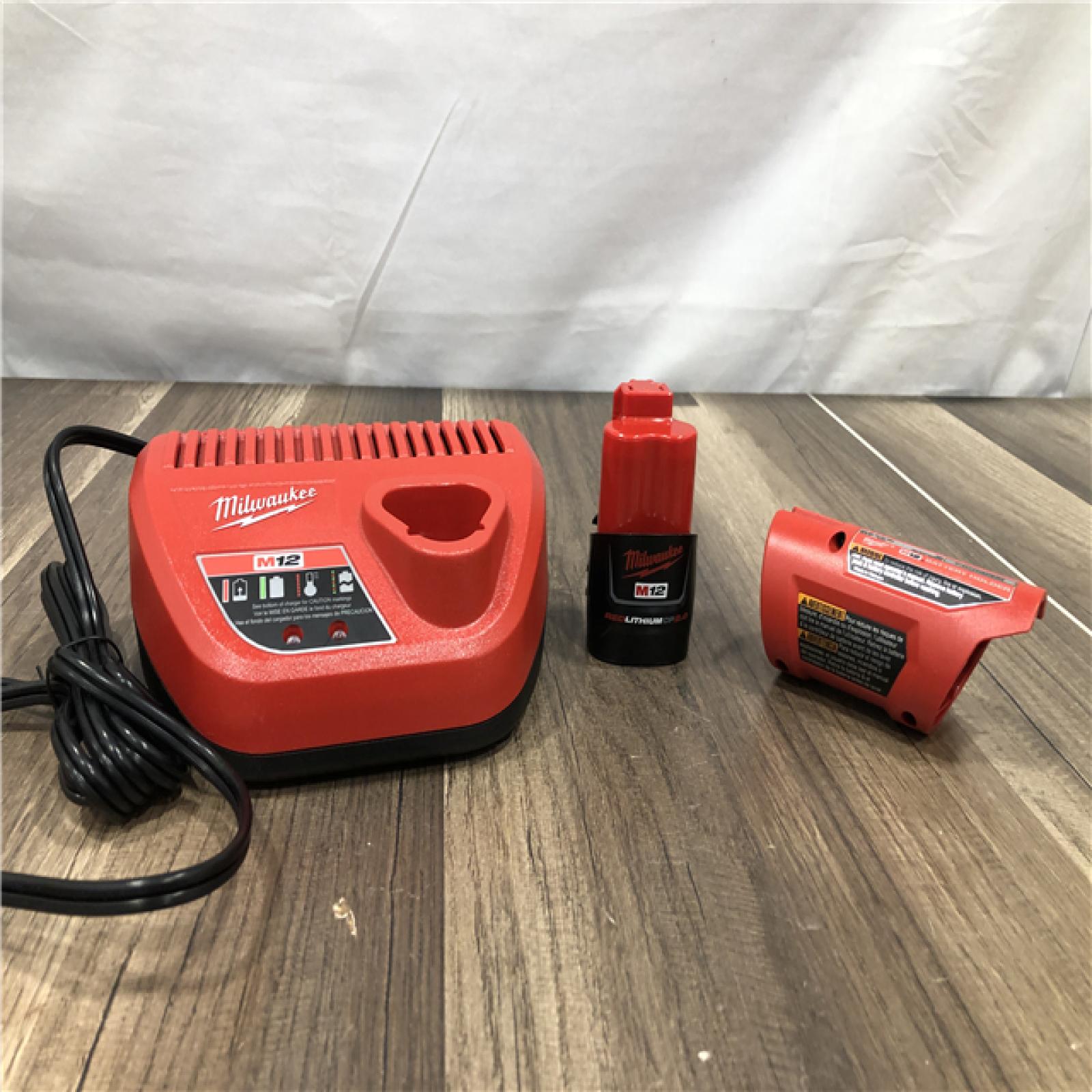 AS-IS Milwaukee Men's Large 12-Volt Lithium-Ion Cordless Black Heated Jacket Hoodie Kit