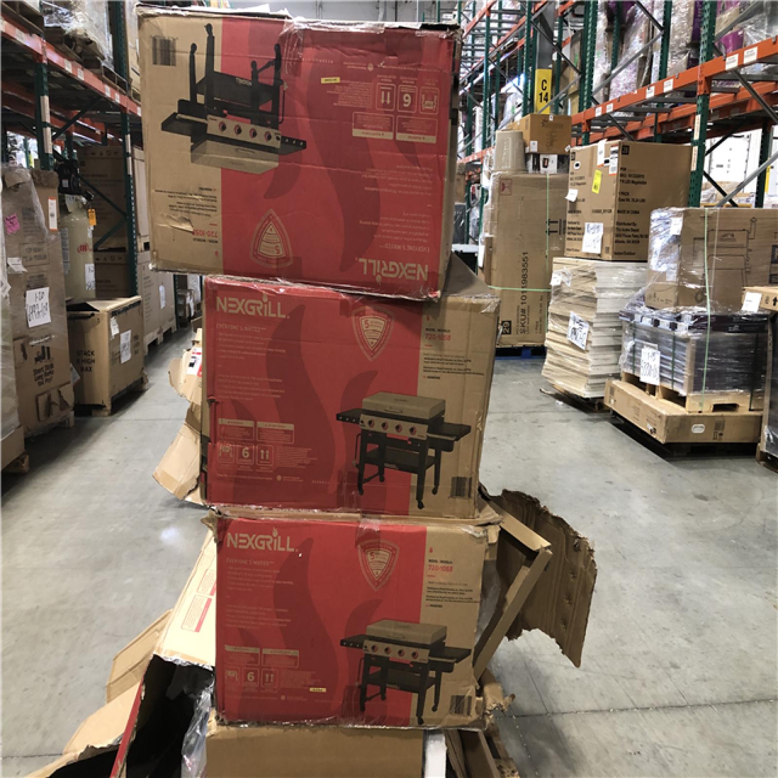 DALLAS LOCATION - Nexgrill Daytona 4-Burner Propane Gas Grill 36 in. Flat Top Griddle in Black with Stainless Steel Lid PALLET-(4 UNITS)