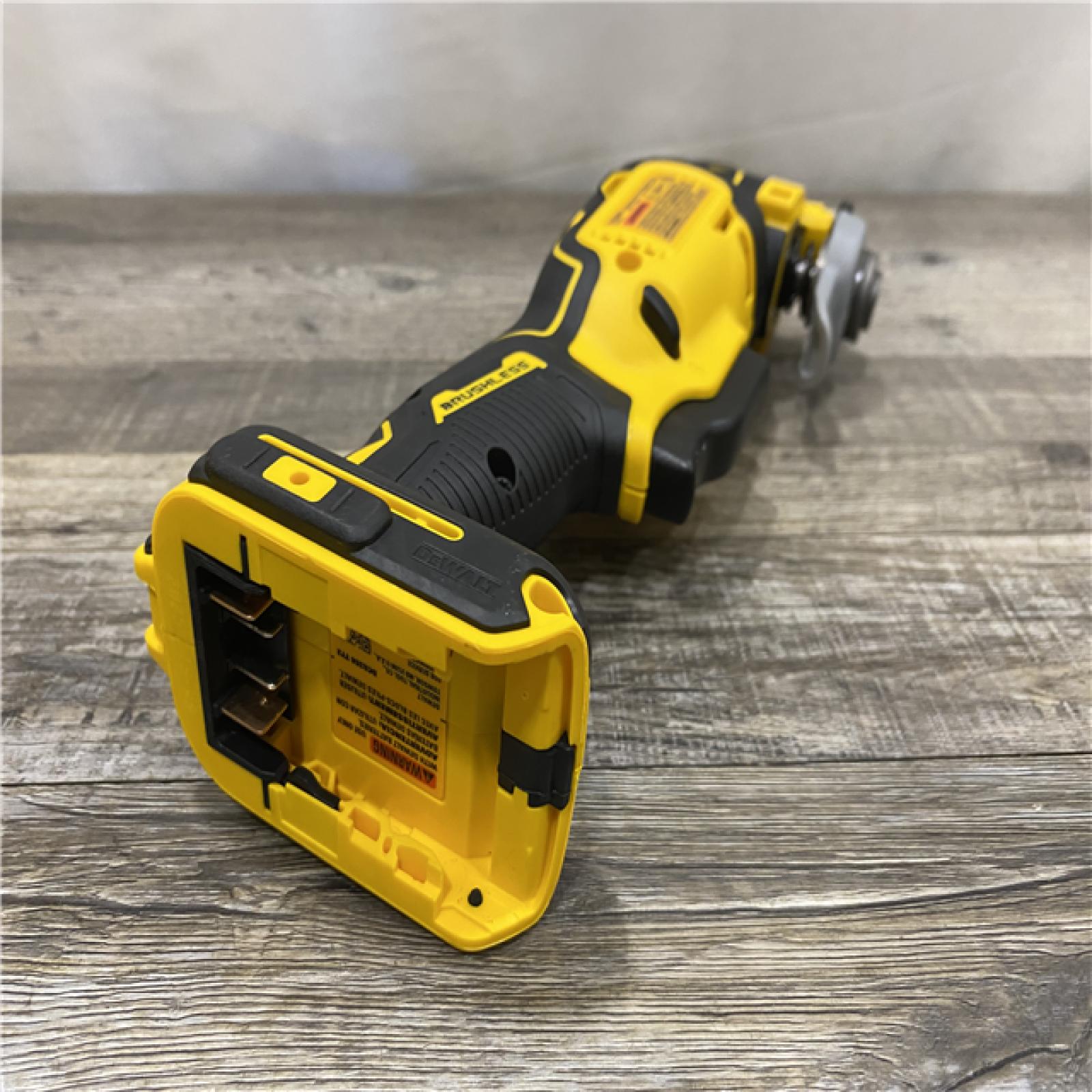 AS-IS DEWALT 20-Volt MAX XR Cordless 3-speed Brushless Oscillating Multi-Tool DCS356B (Tool-Only)
