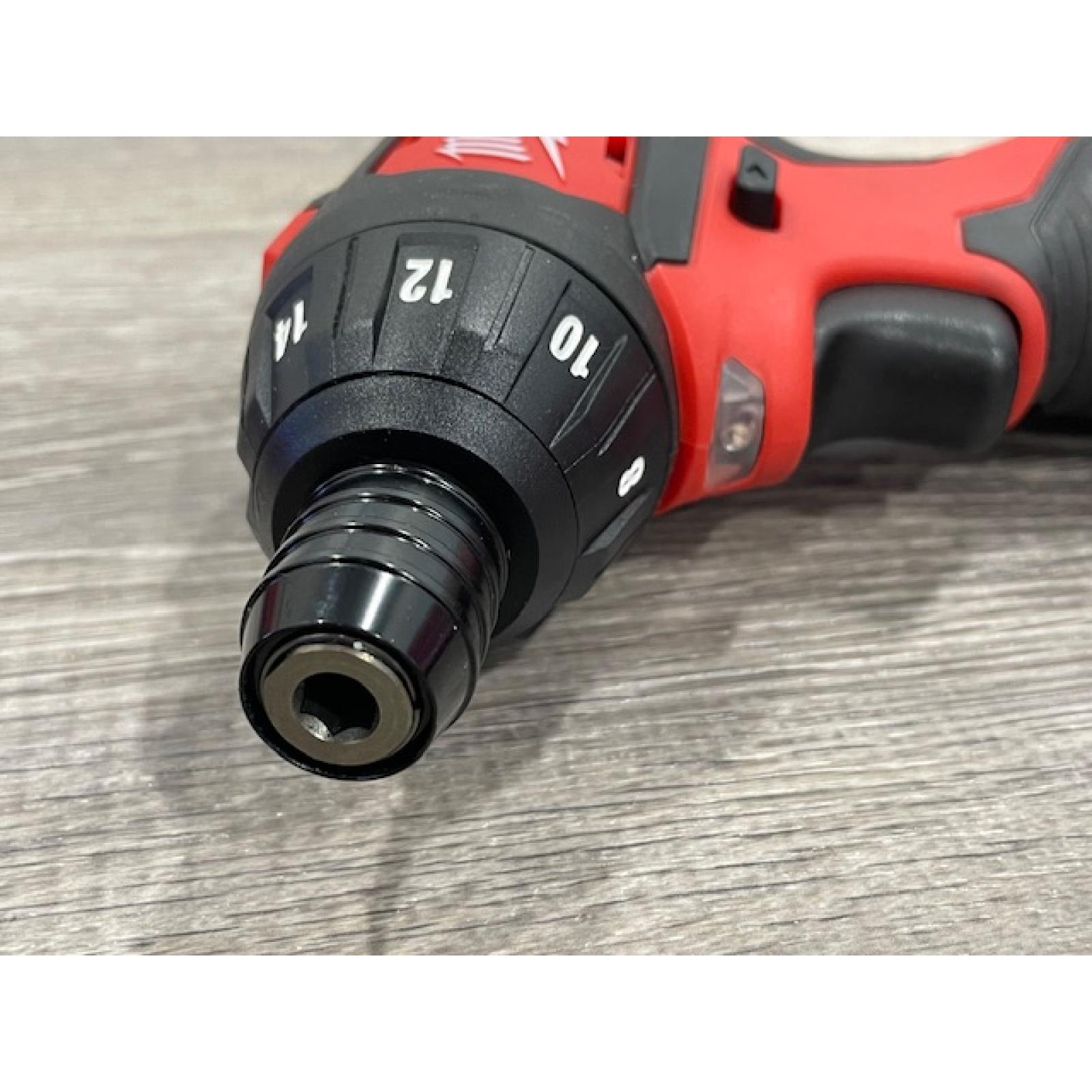 AS-IS Milwaukee 12V Lithium-Ion Cordless 1/4 in. Hex Screwdriver Kit
