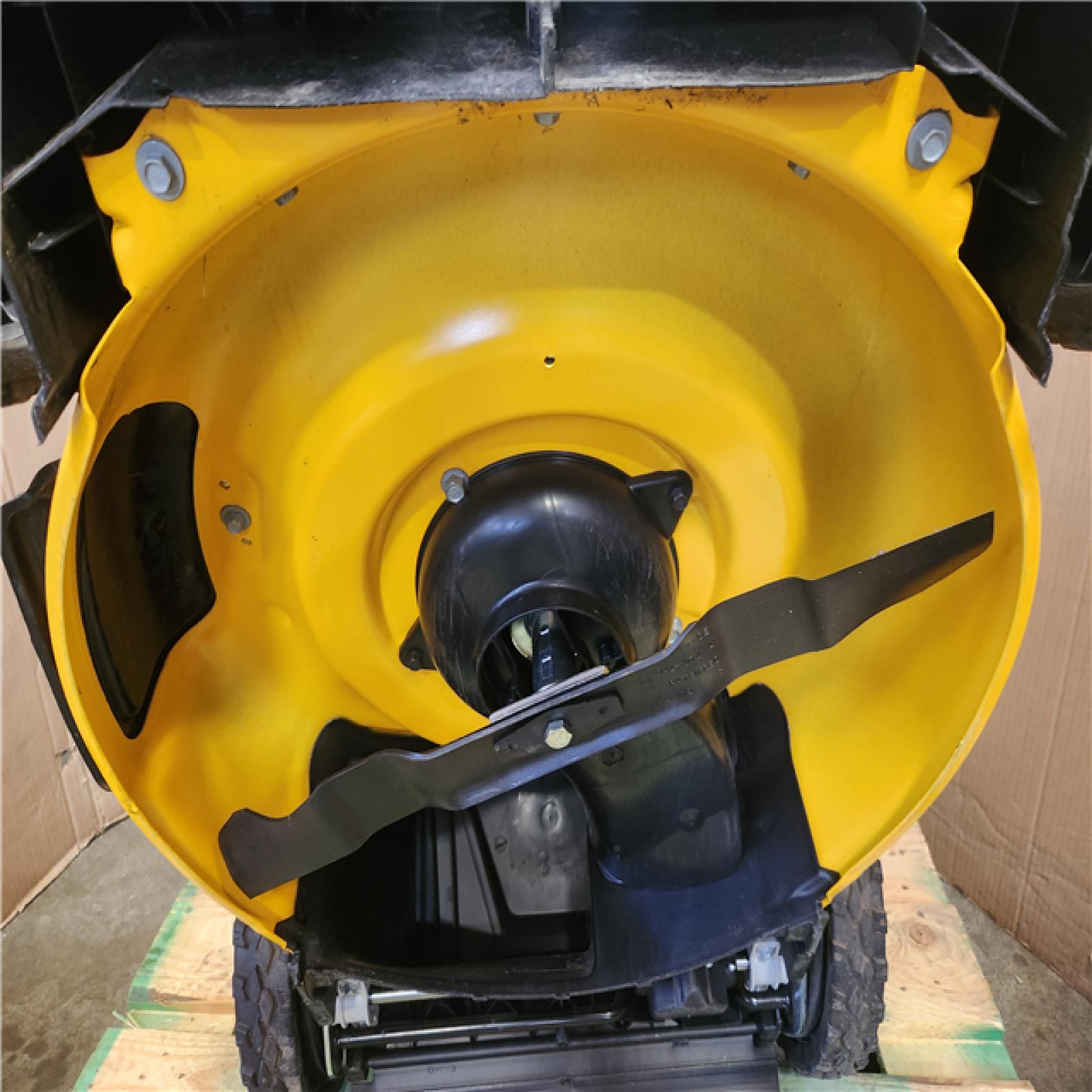 Phoenix LIKE NEW DEWALT 21 in. 163cc Briggs and Stratton 725Exi Engine Rear Wheel Drive 3-in-1 Gas Self Propelled Walk Behind Lawn Mower