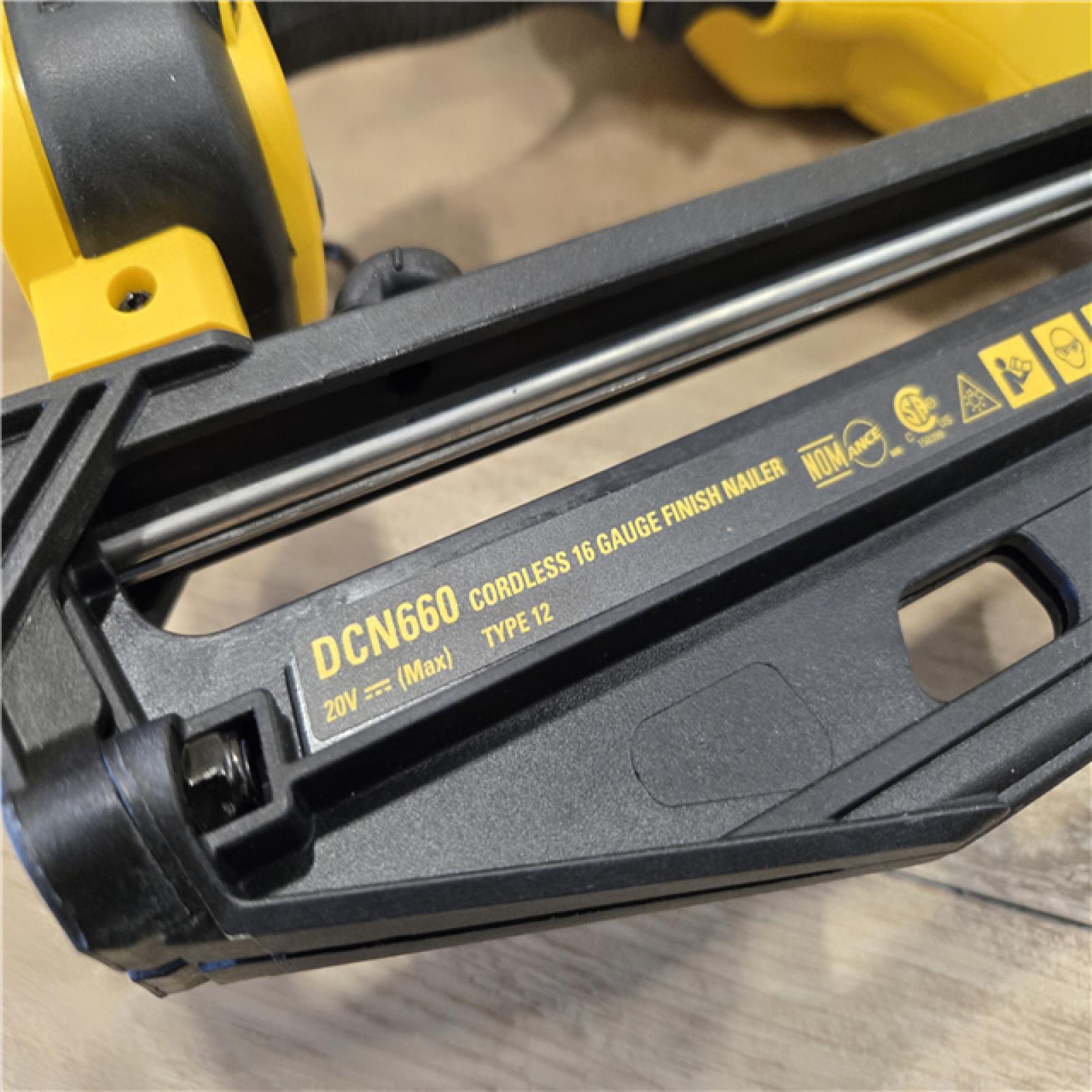 AS-IS DEWALT 20V MAX XR 16-Gauge Electric Cordless Angled Finishing Nailer Kit