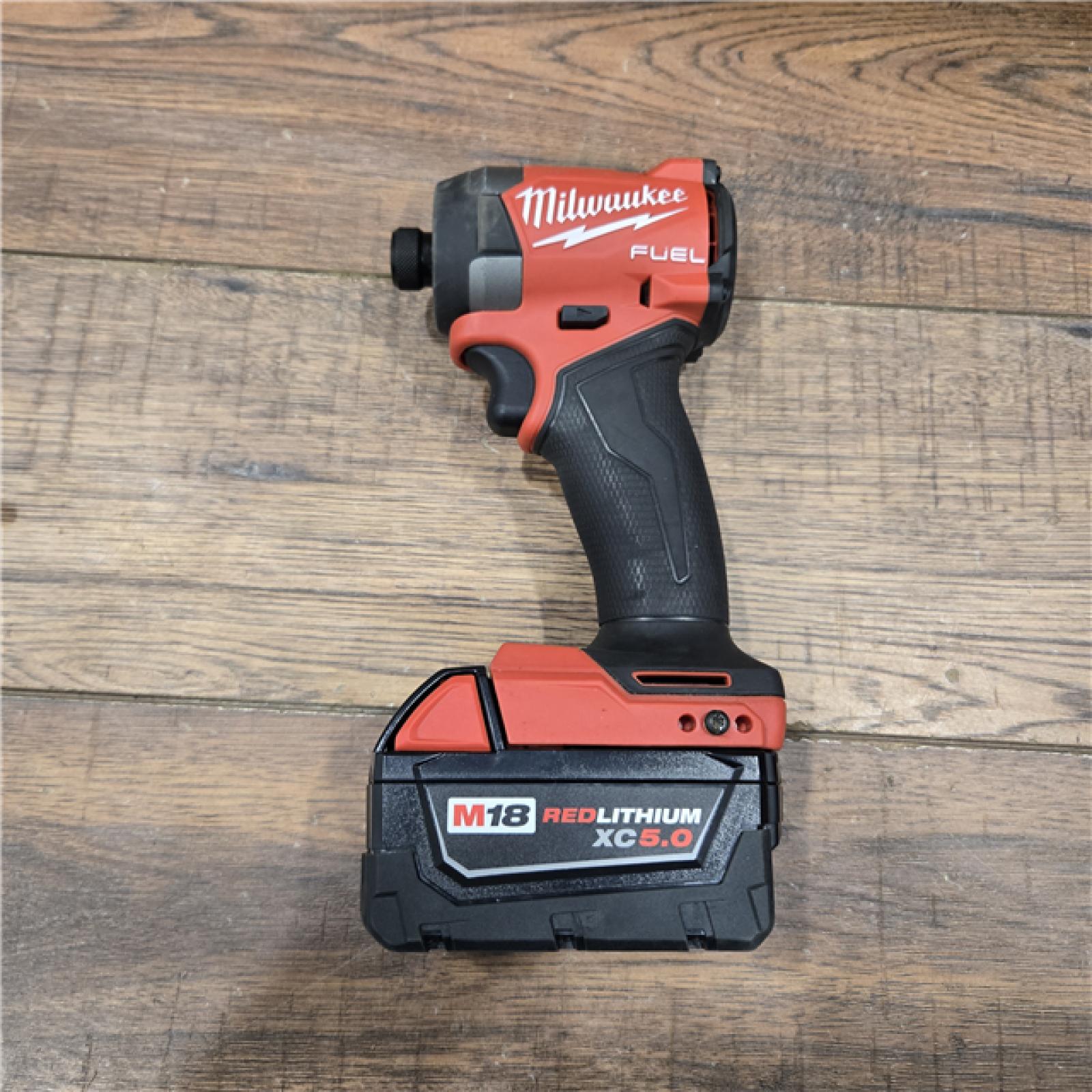 GOOD- MILWAUKEE FUEL 18V Lithium-Ion Brushless Cordless Hammer Drill and Impact Driver Combo Kit (2-Tool) with 2 Batteries