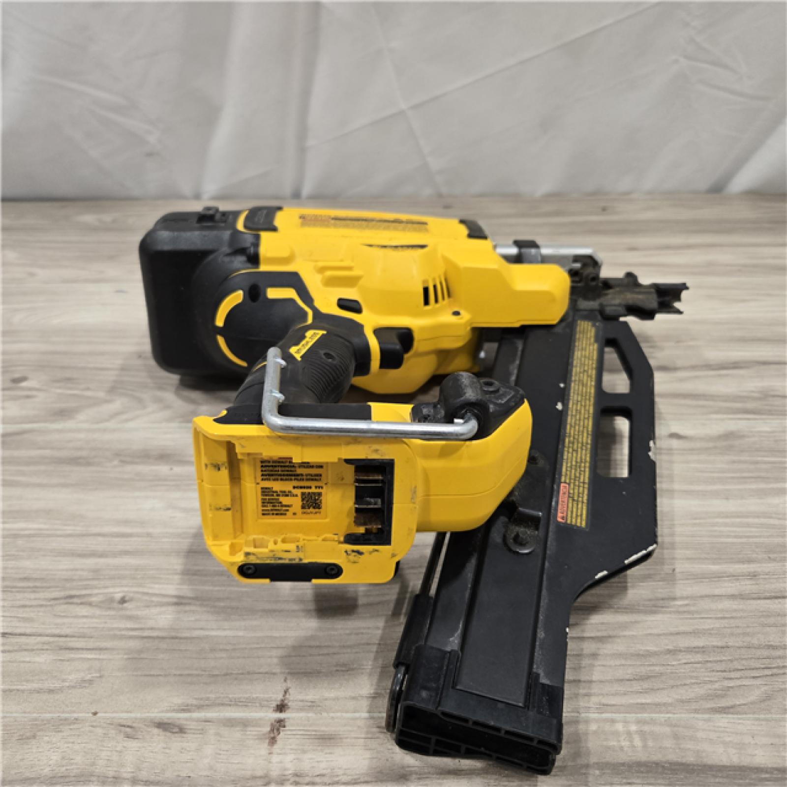 AS-IS DEWALT 20-Volt 21° Cordless Framing Nailer (Tool-Only)