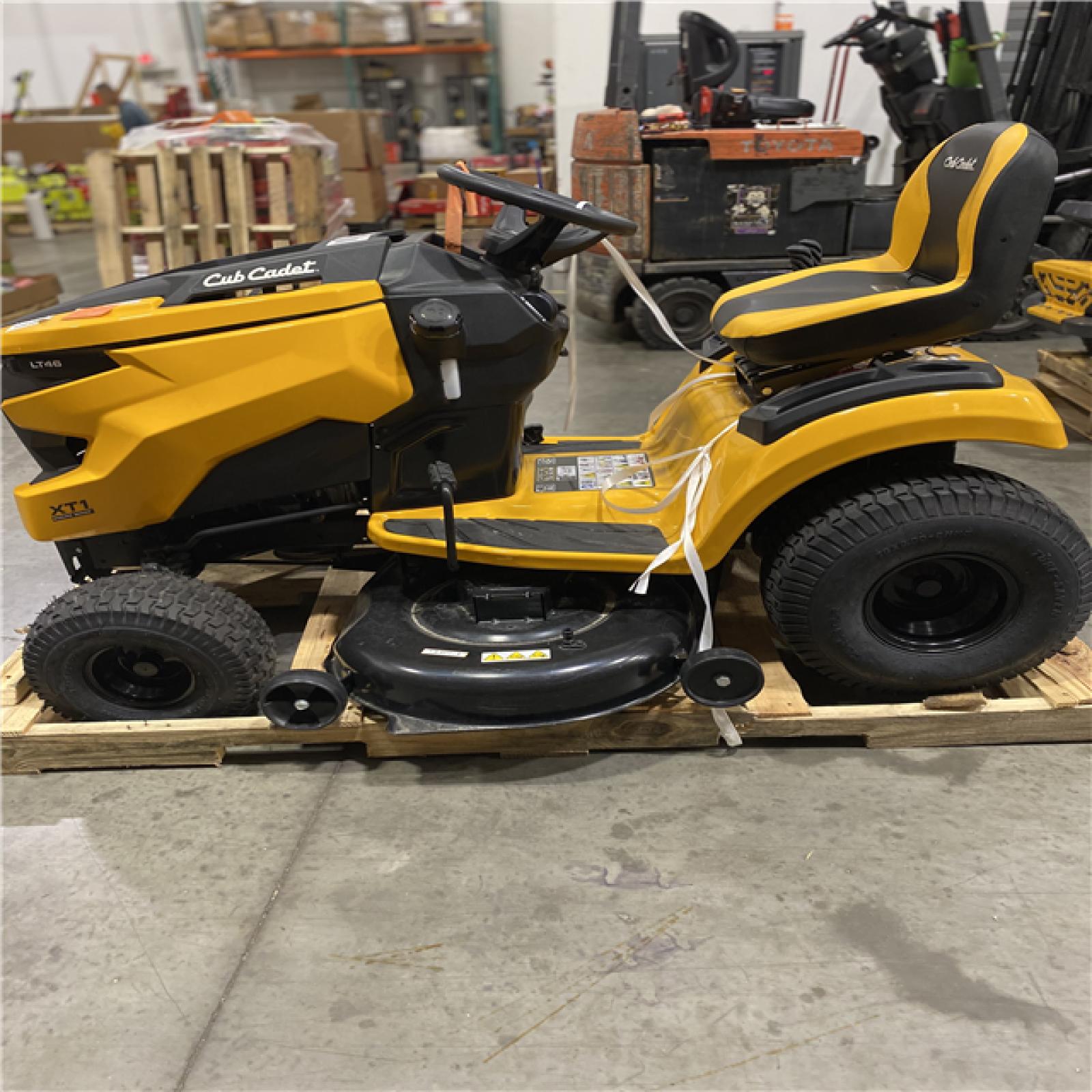 Dallas Location - As-Is Cub Cadet XT1 LT42 IntelliPOWER 42-Inch Riding Lawn Mower
