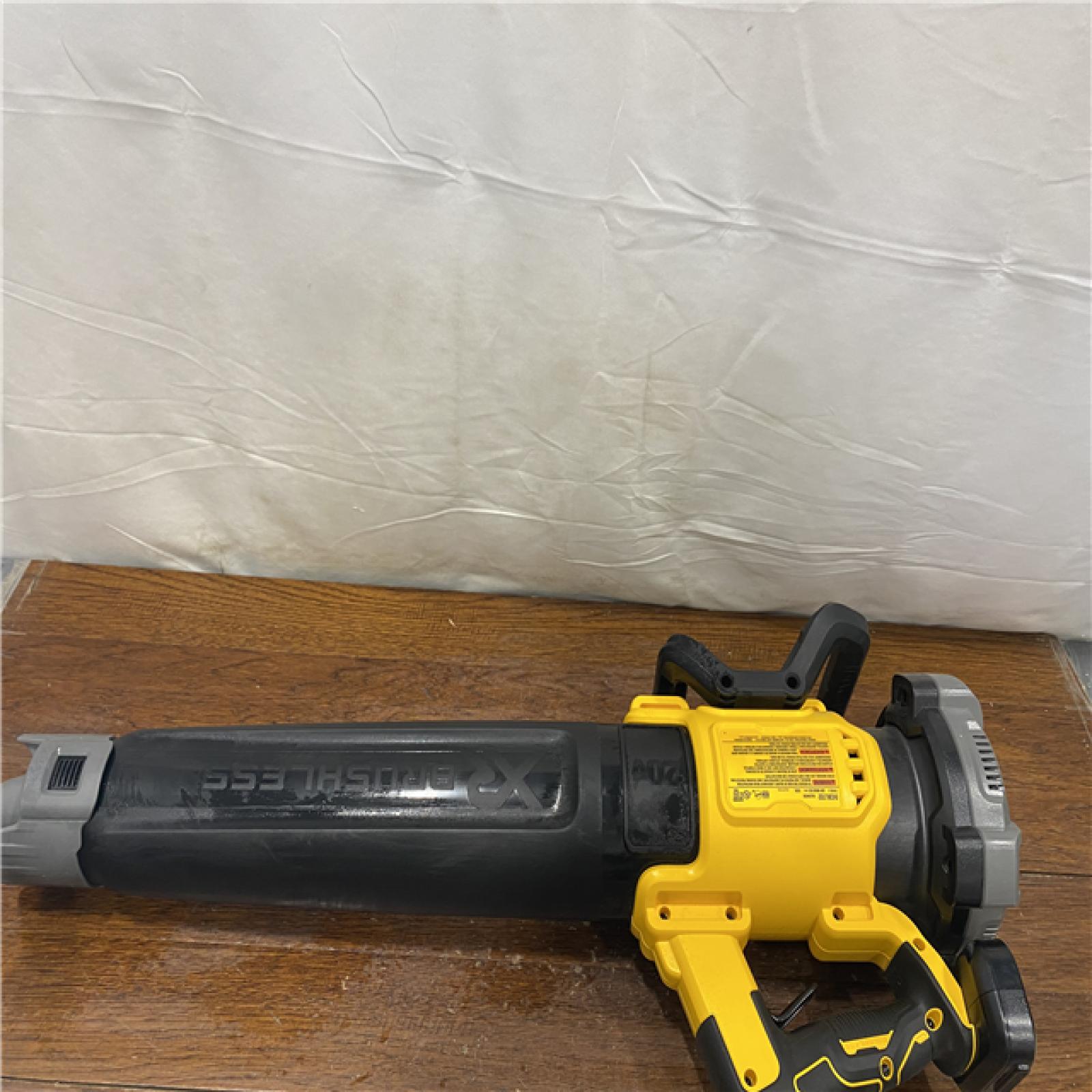 AS-IS DEWALT 20V MAX* XR Brushless Cordless Handheld Blower Kit