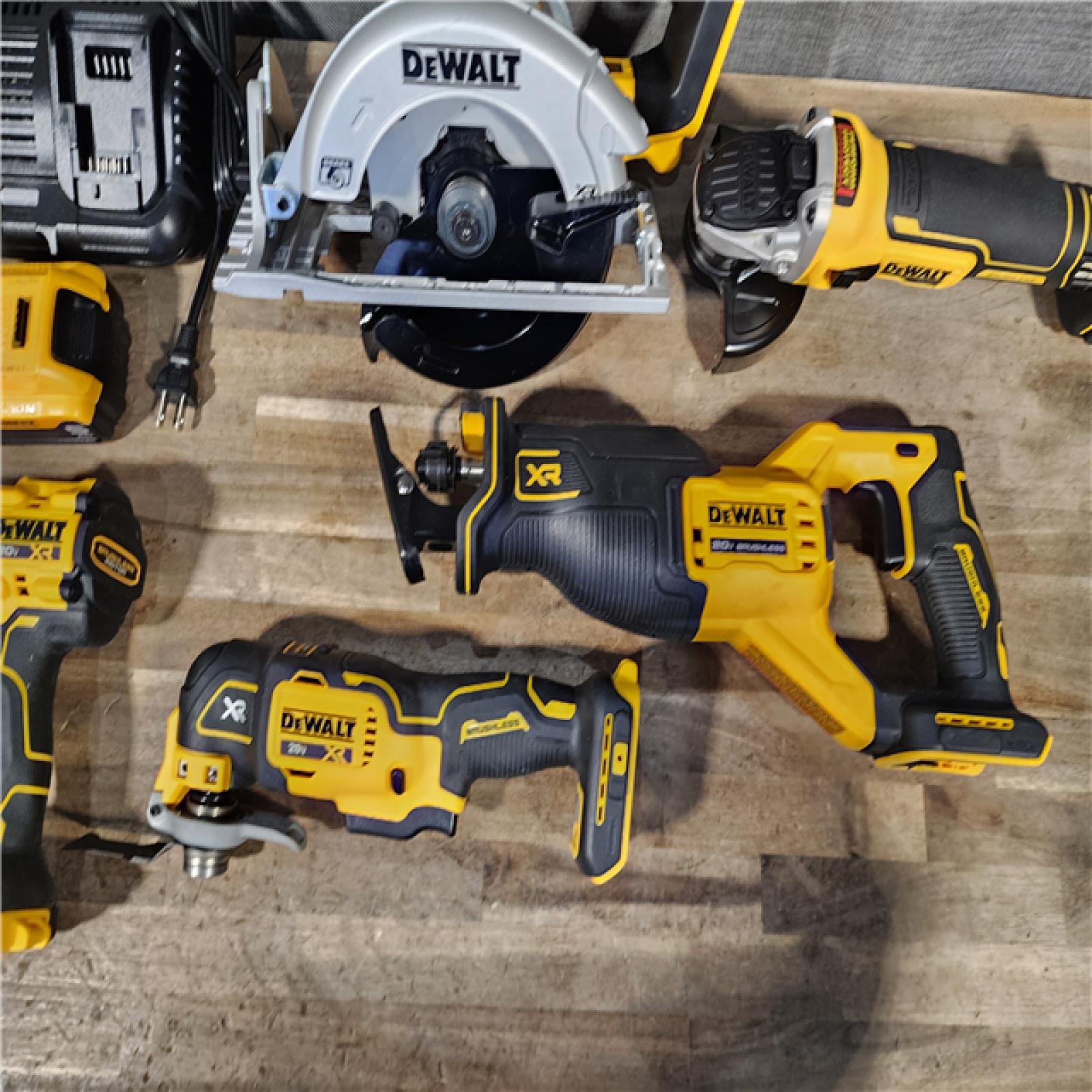 HOUSTON LOCATION - AS-IS DEWALT 20-Volt XR Lithium-Ion 6-Tool Cordless Combo Kit with (2) 5.0 Ah Battery Packs and Charger