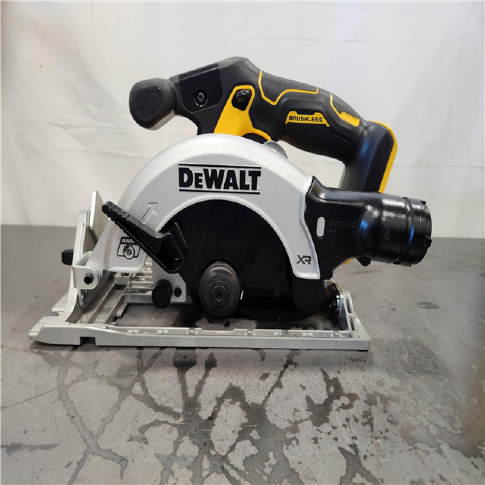 AS-IS- DeWALT DCS565B 20V Max Brushless 6.5   Cordless Circular Saw