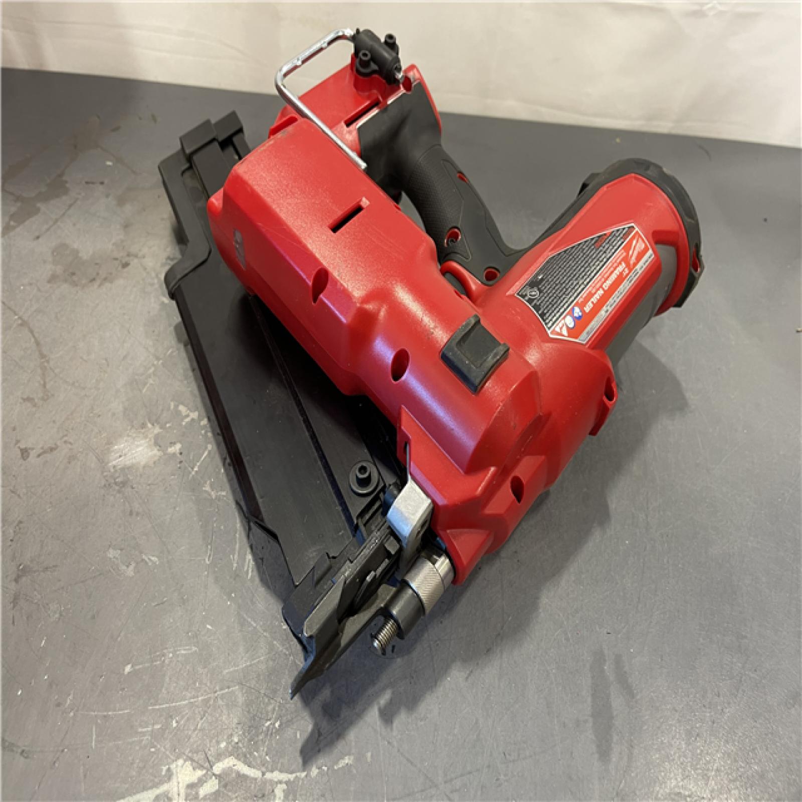 AS-IS - Milwaukee M18 FUEL 3-1/2 in. 18-Volt 21-Degree Lithium-Ion Brushless Cordless Framing Nailer
