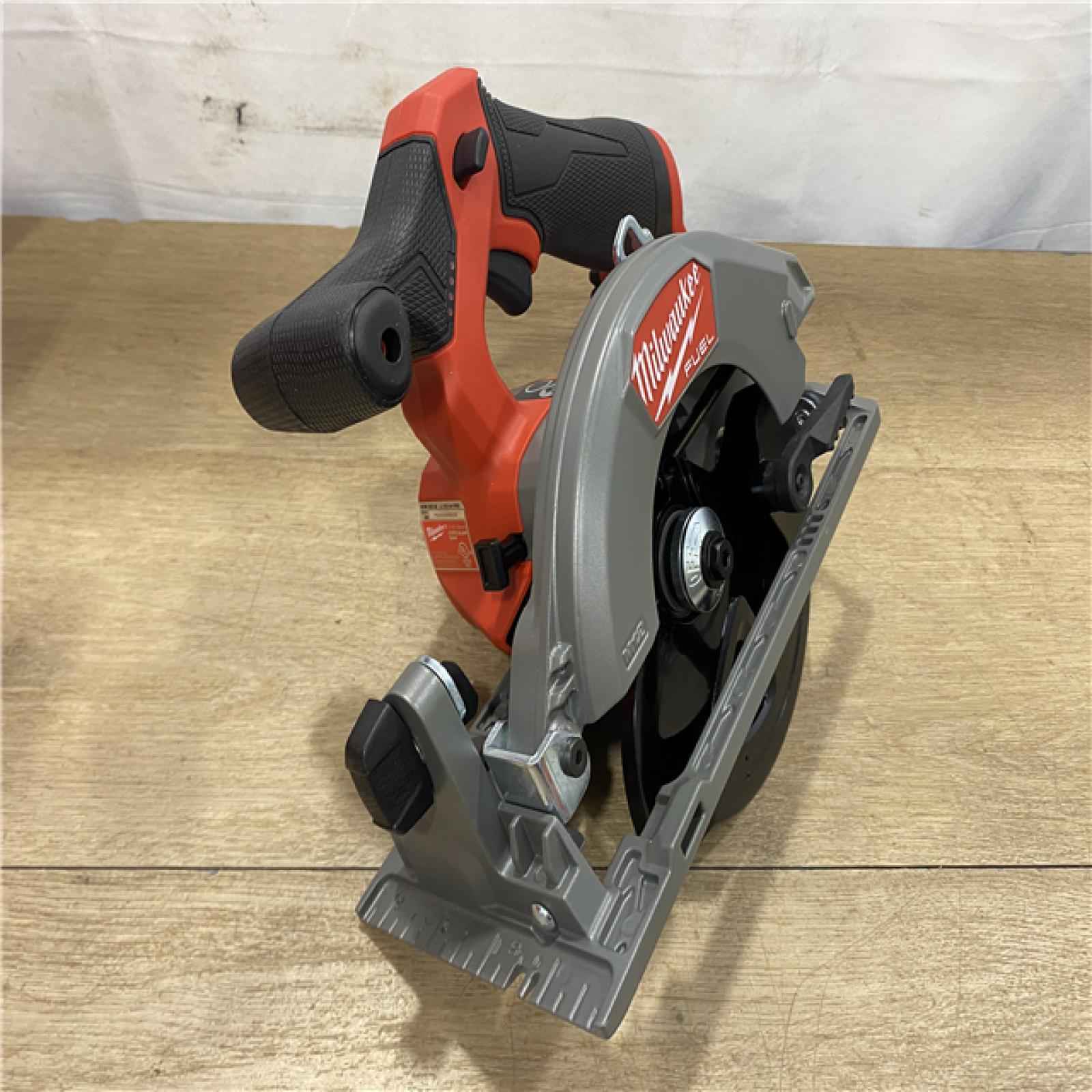 AS-IS MILWAUKEE M12 CIRCULAR SAW (Tool-Only)